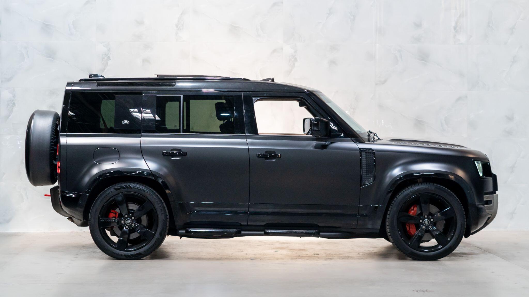 Land Rover Defender view 9
