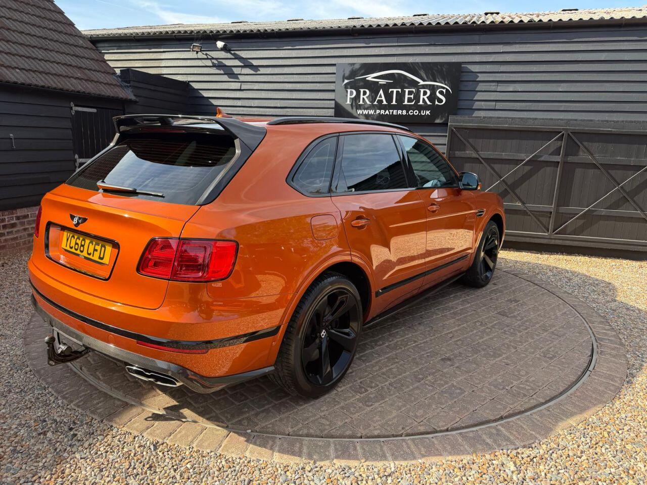 Bentley Bentayga view 34