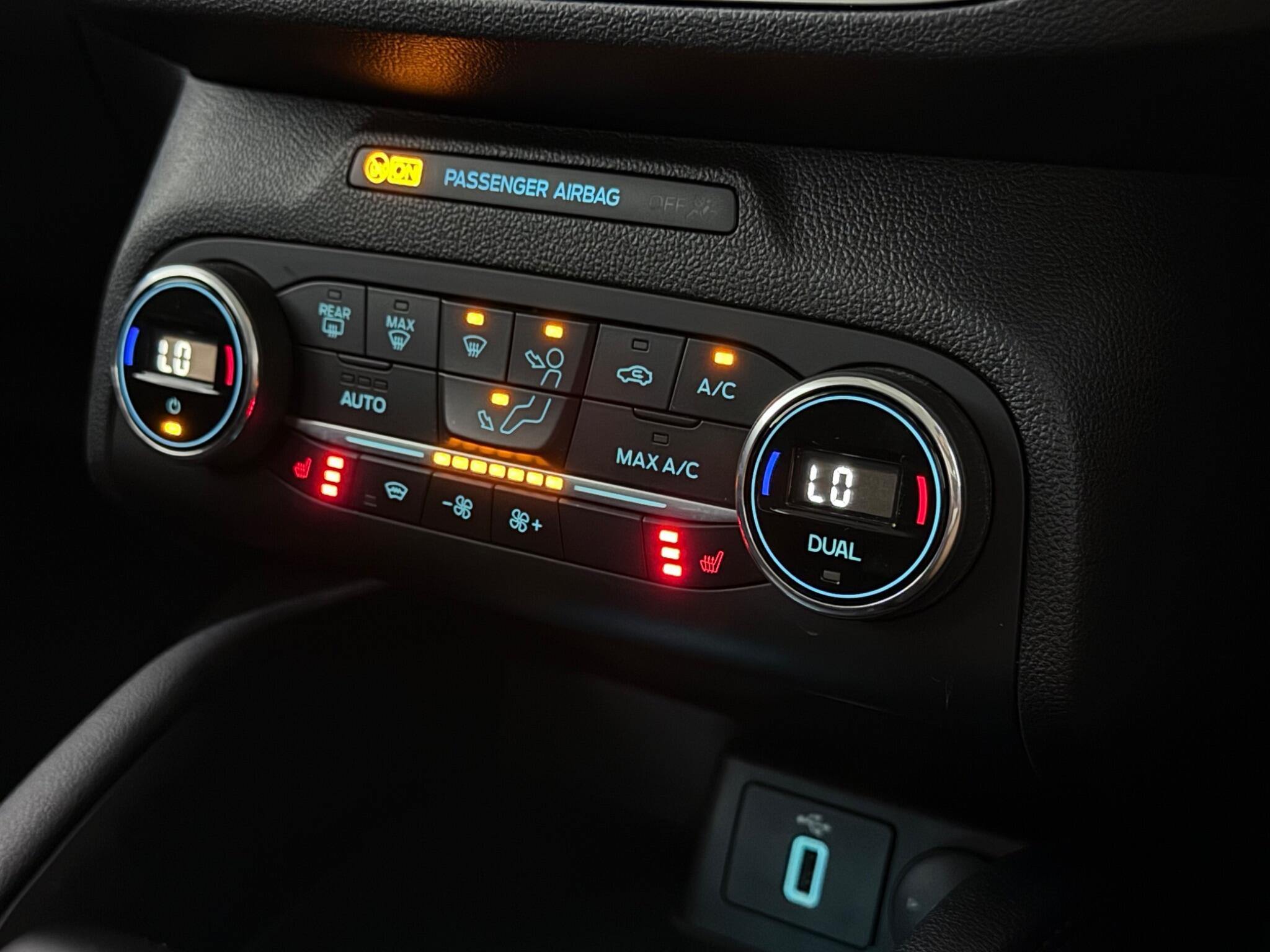 Ford Focus view 20