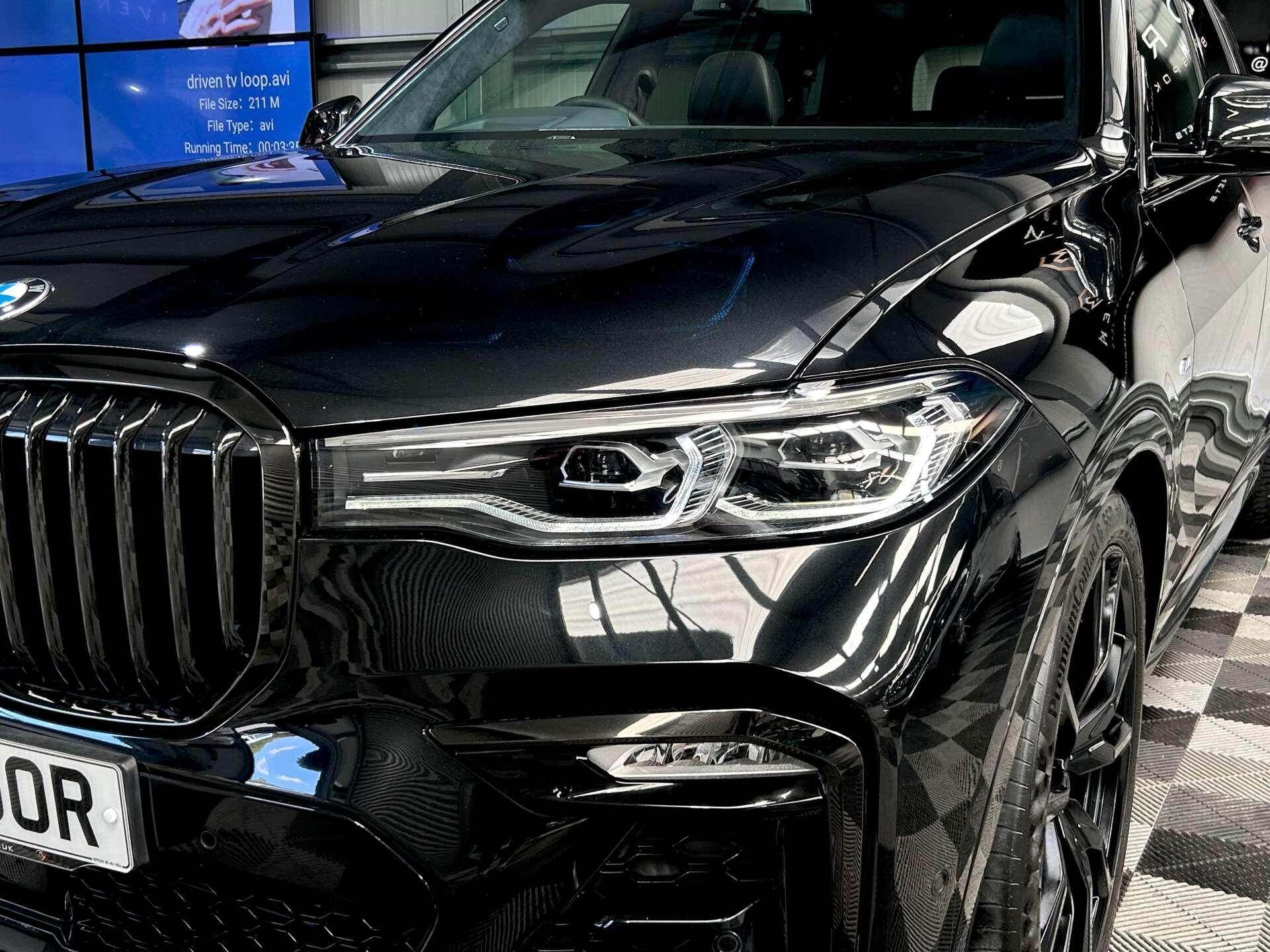 BMW X7 view 7