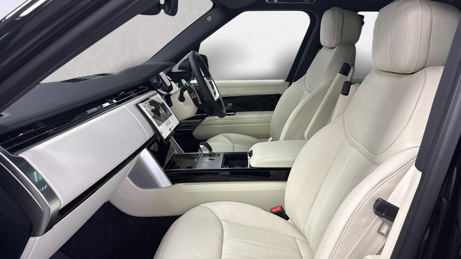 Land Rover Range Rover view 3