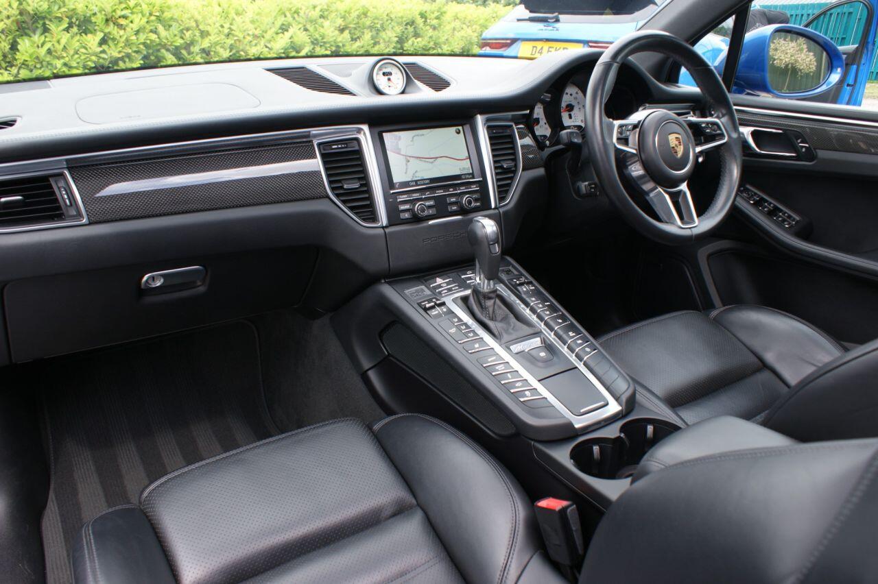 Porsche Macan view 42