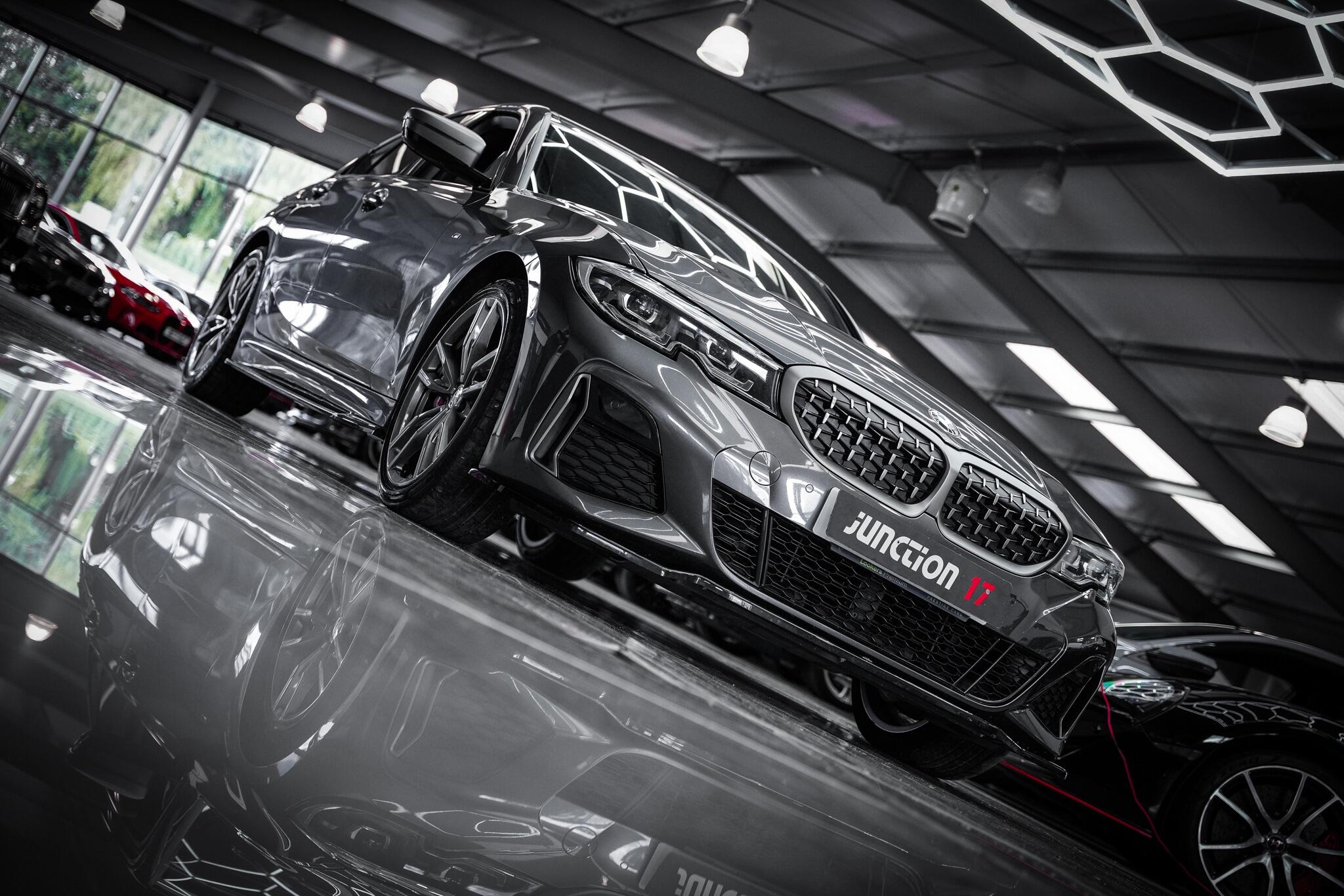 BMW 3 Series view 32