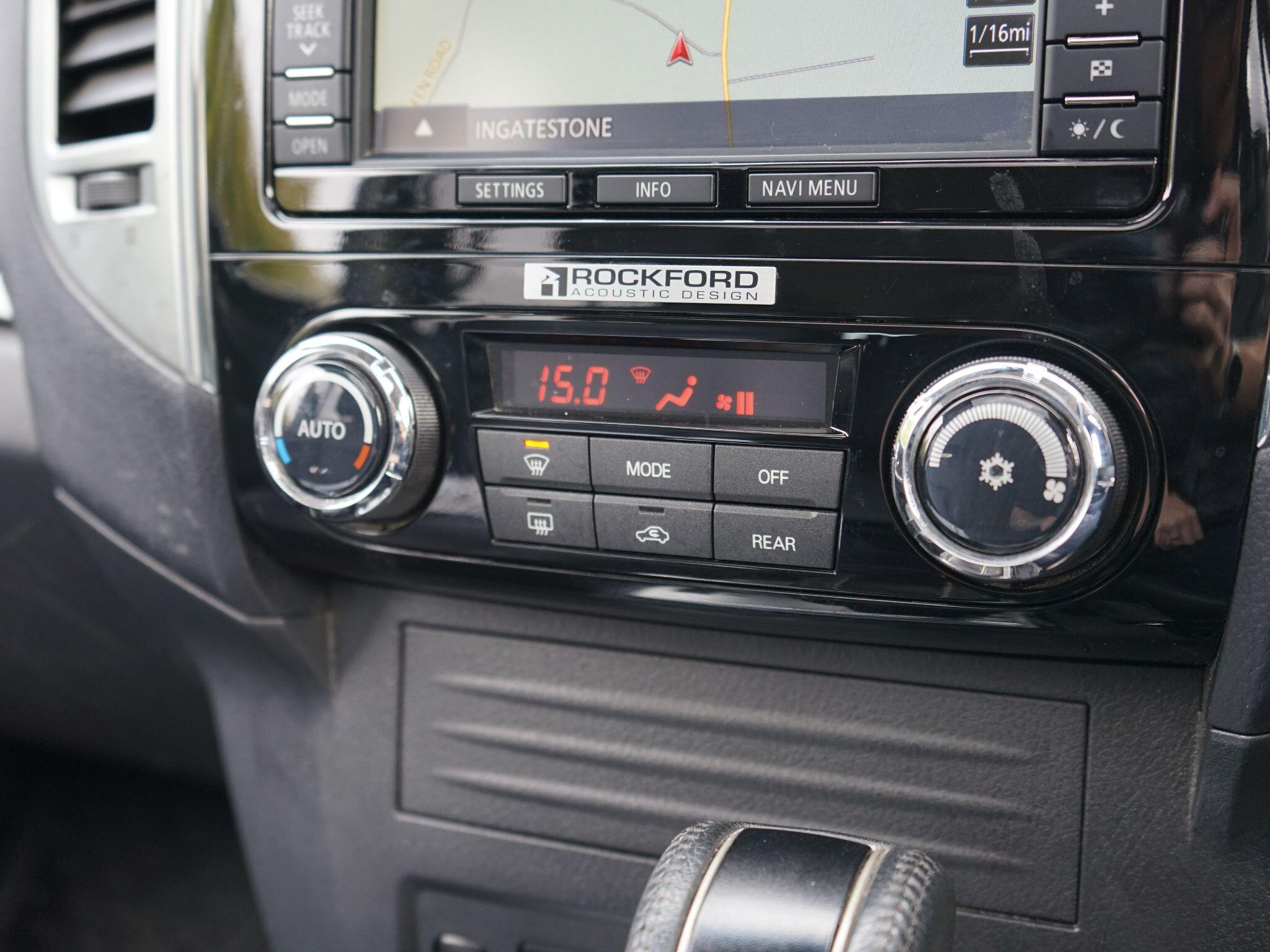 Mitsubishi Shogun view 26