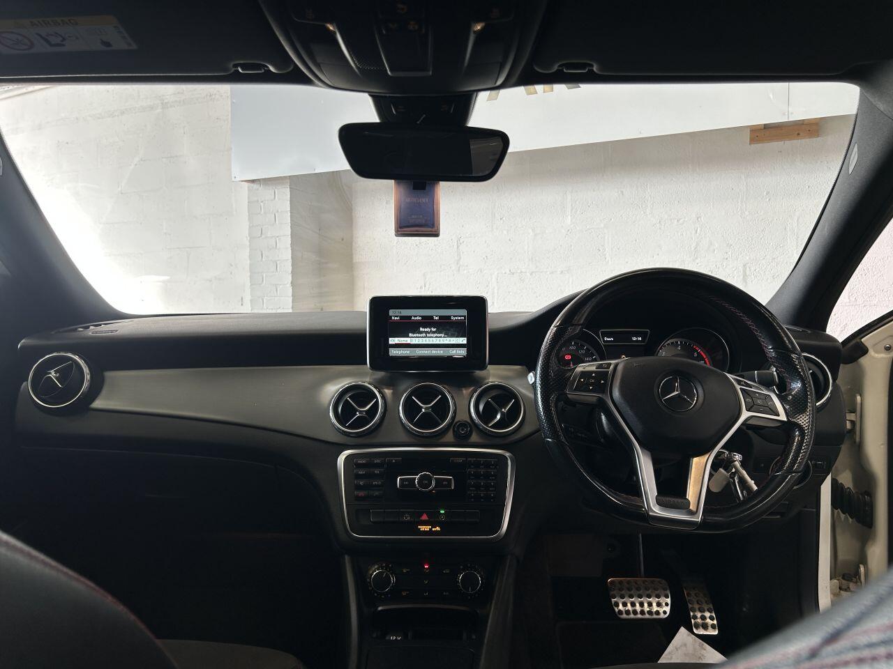 Mercedes-Benz Gla view 28