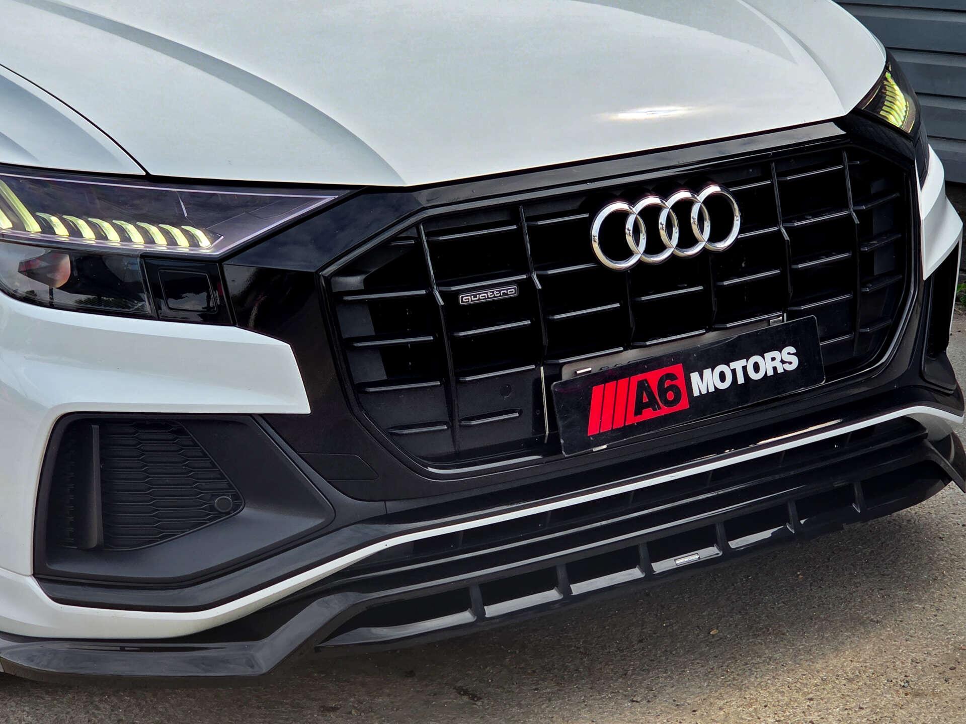 Audi Q8 view 13