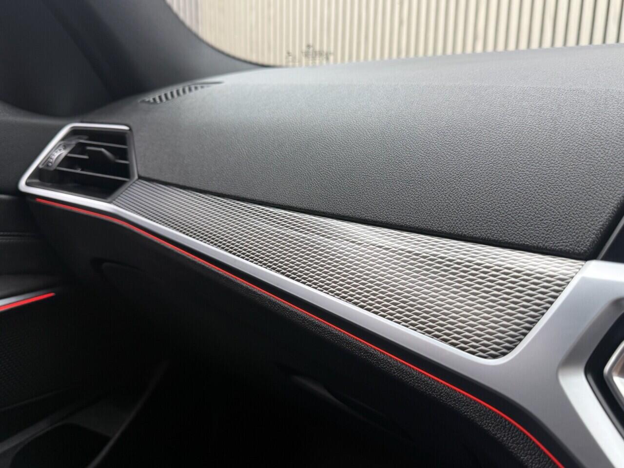 BMW 3 Series view 21