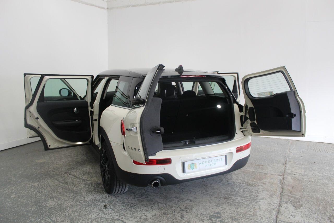 MINI Clubman view 20