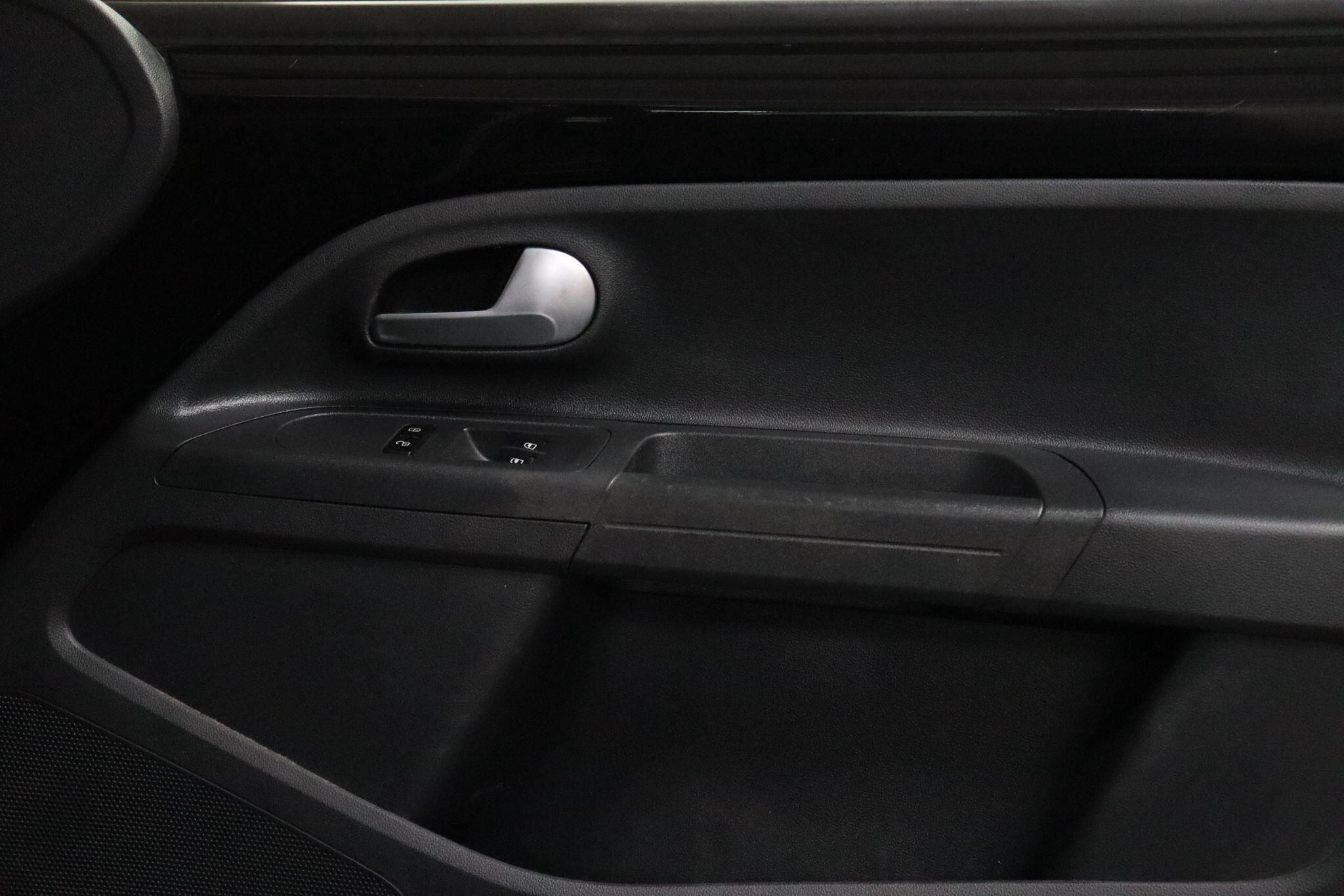 Volkswagen Up! view 36