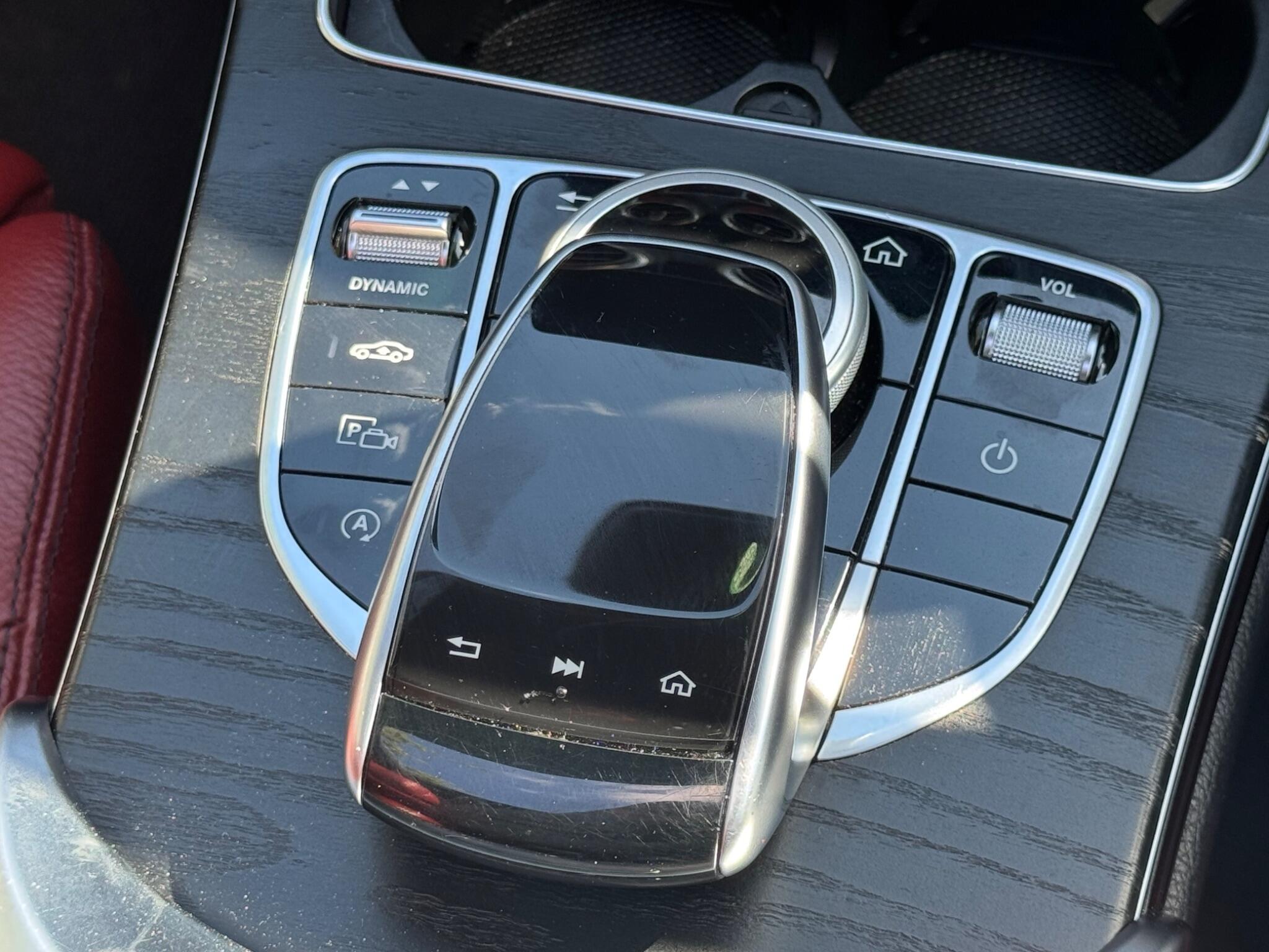 Mercedes-Benz C-Class view 26