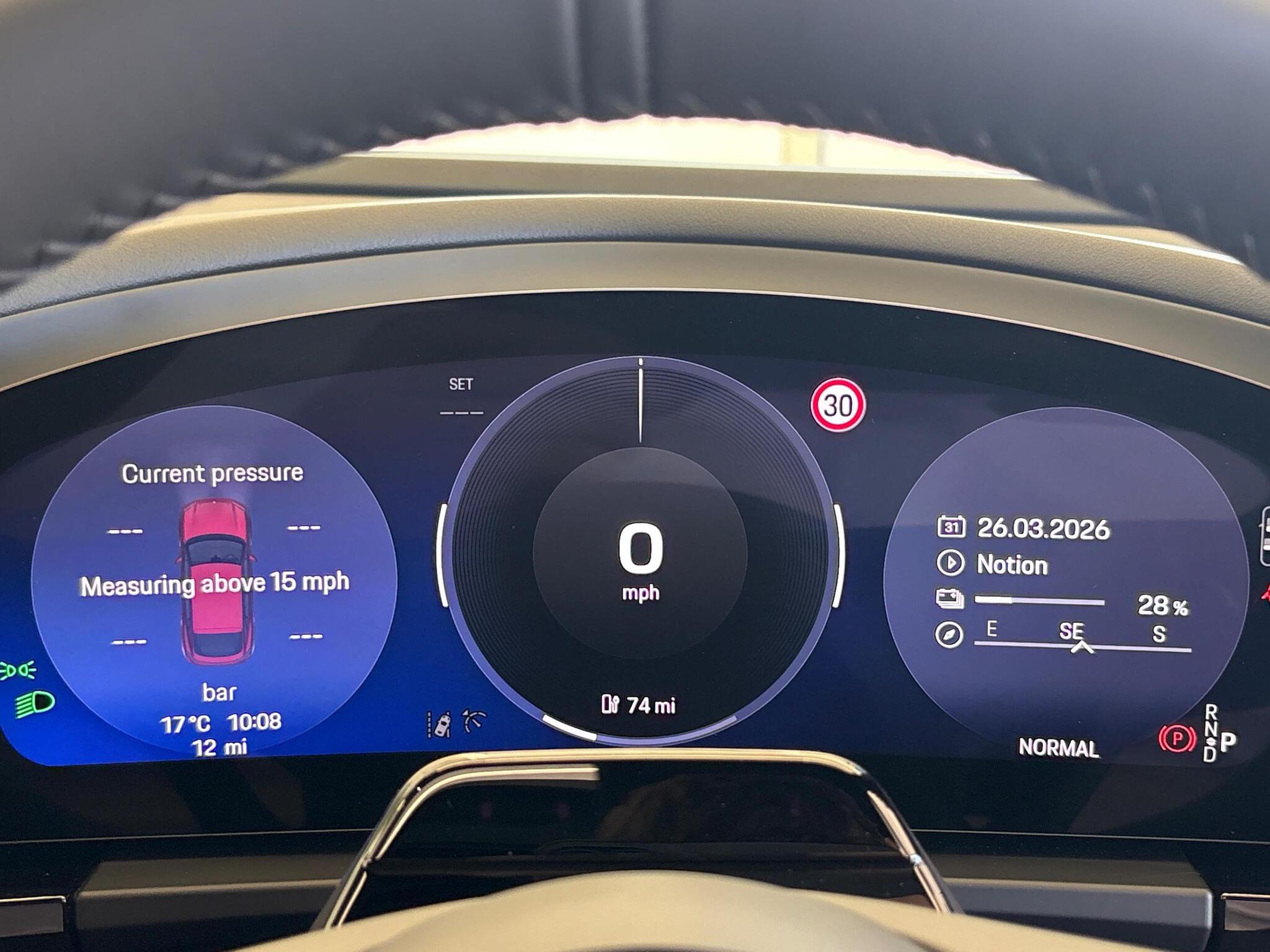 Porsche Macan view 16