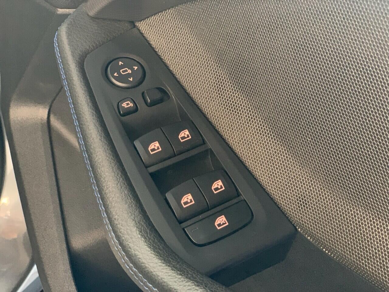 BMW 1 Series view 33