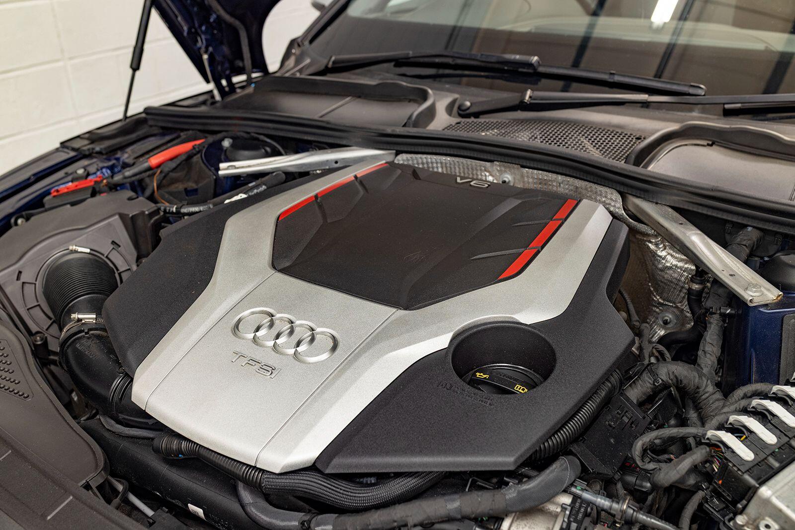 Audi S5 view 11