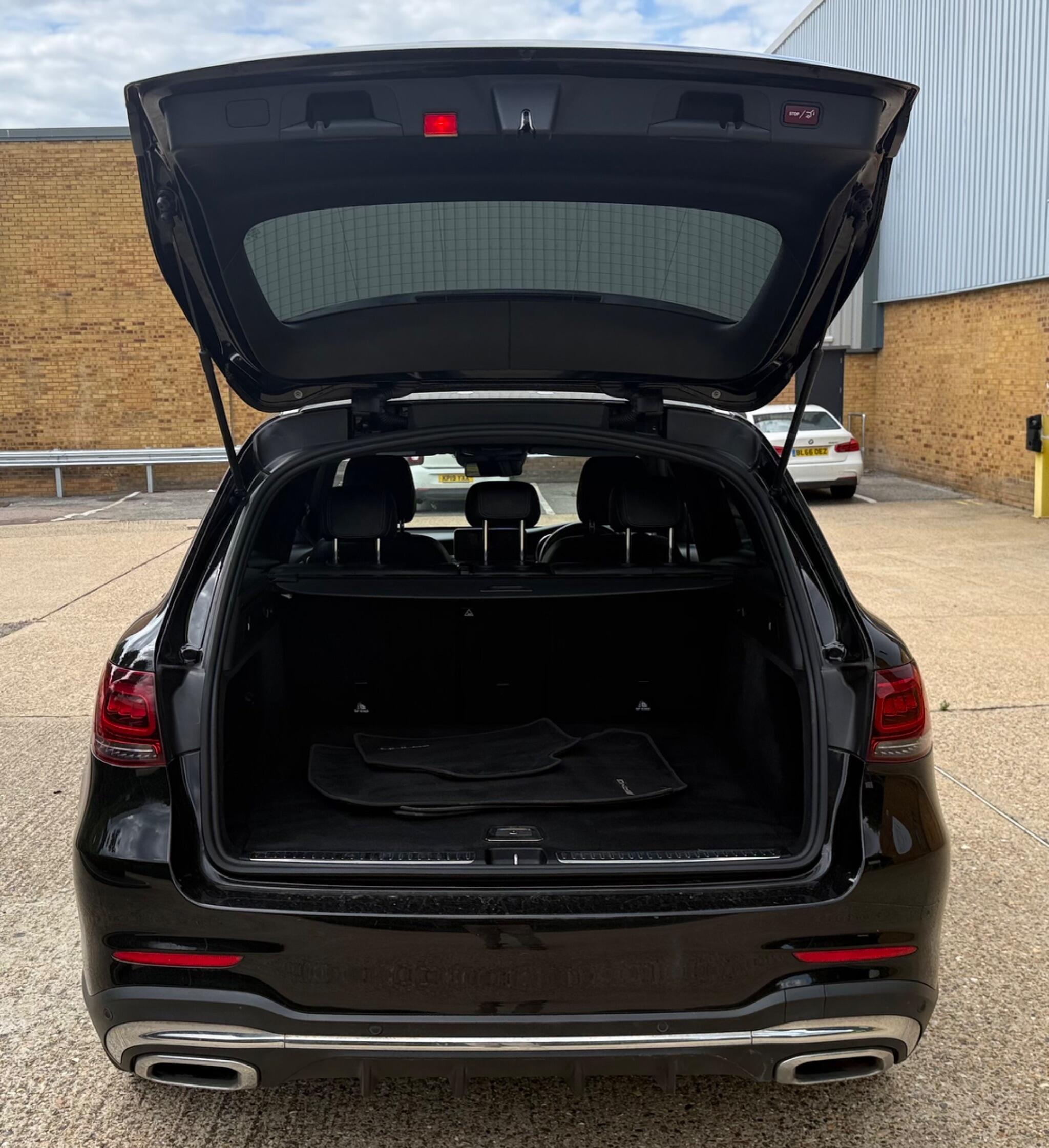 Mercedes-Benz GLC view 32