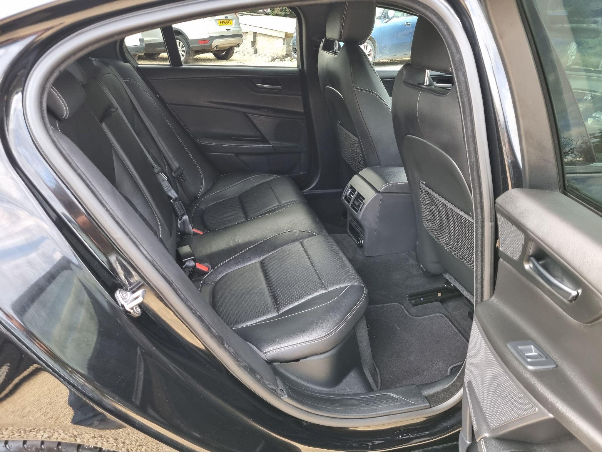 Jaguar Xe view 41