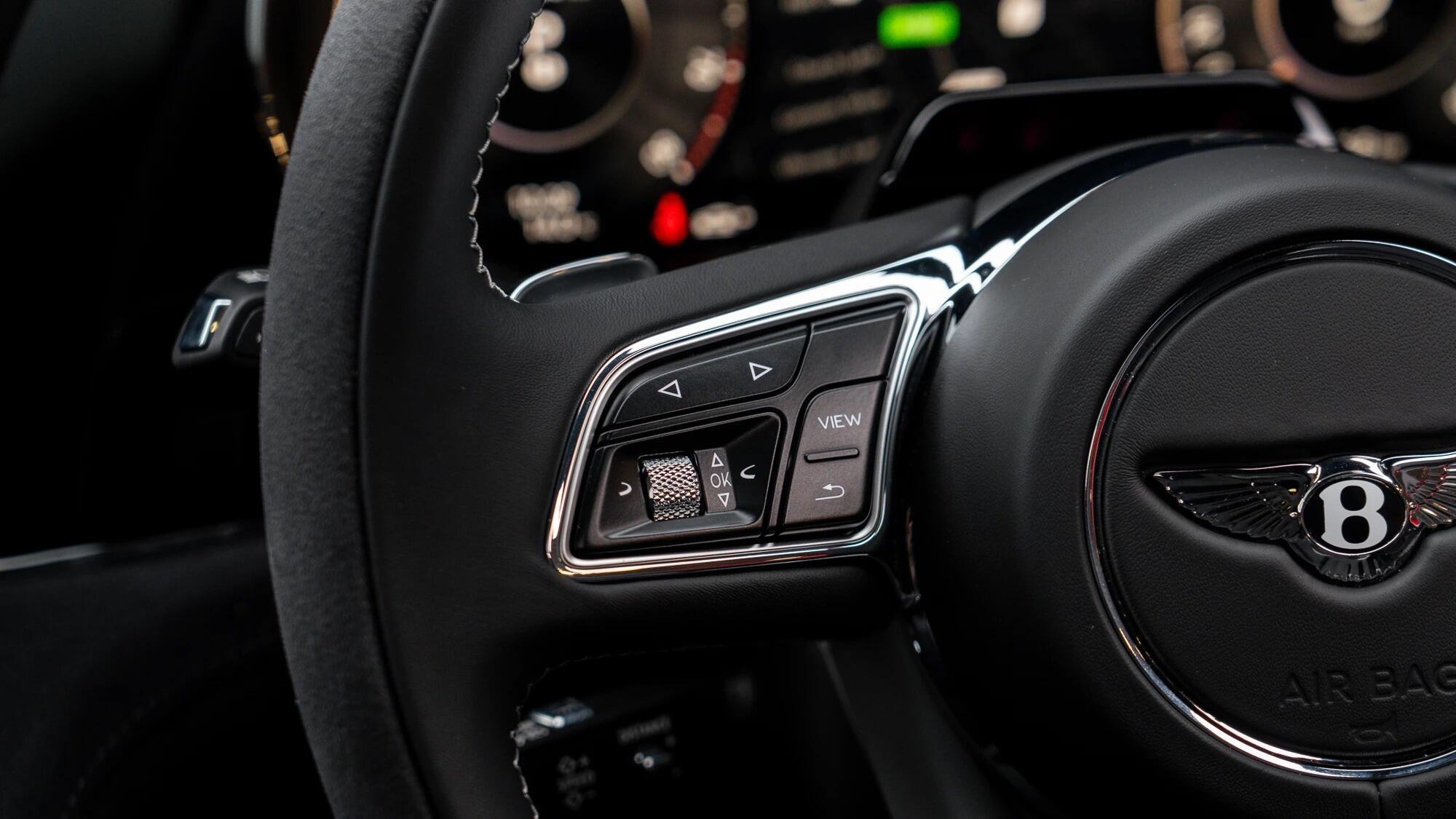 Bentley Bentayga view 14