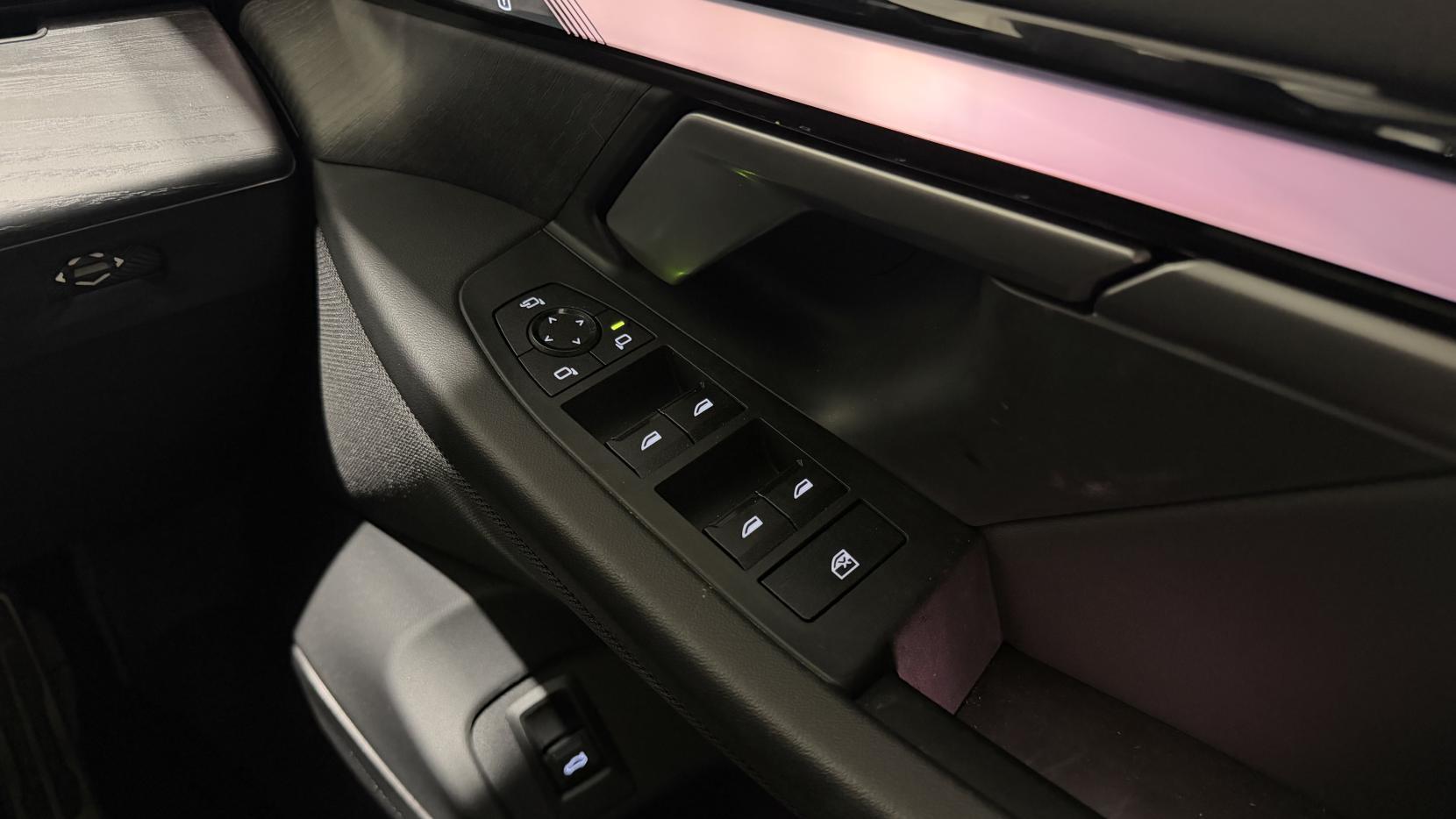 BMW I5 view 30