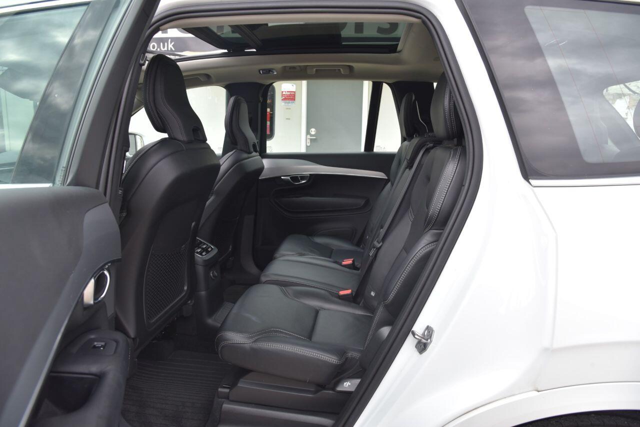 Volvo XC90 view 28
