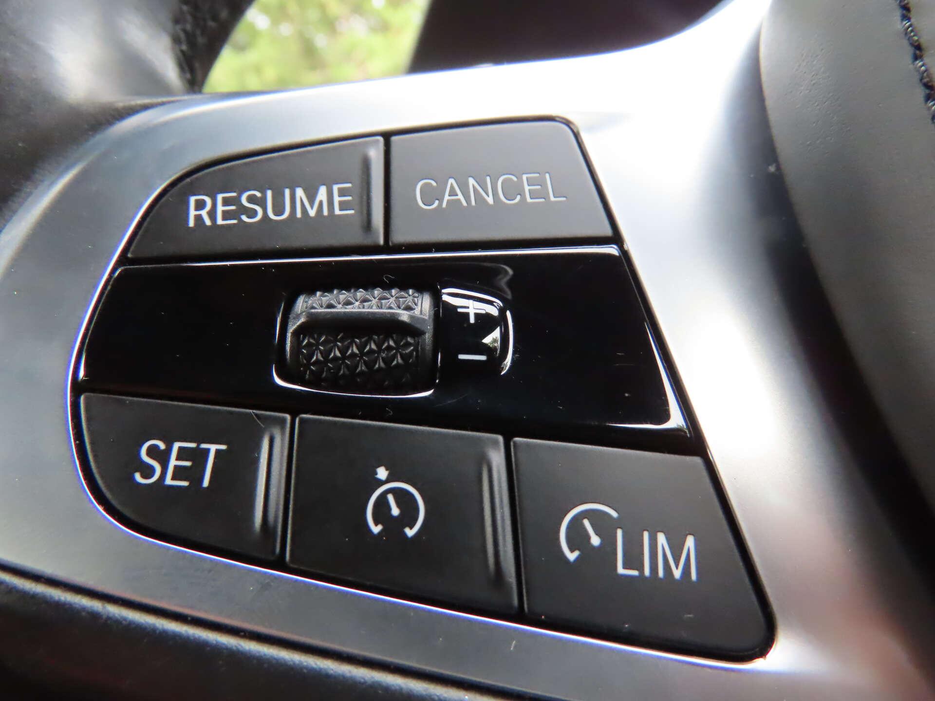 BMW 3 Series view 14