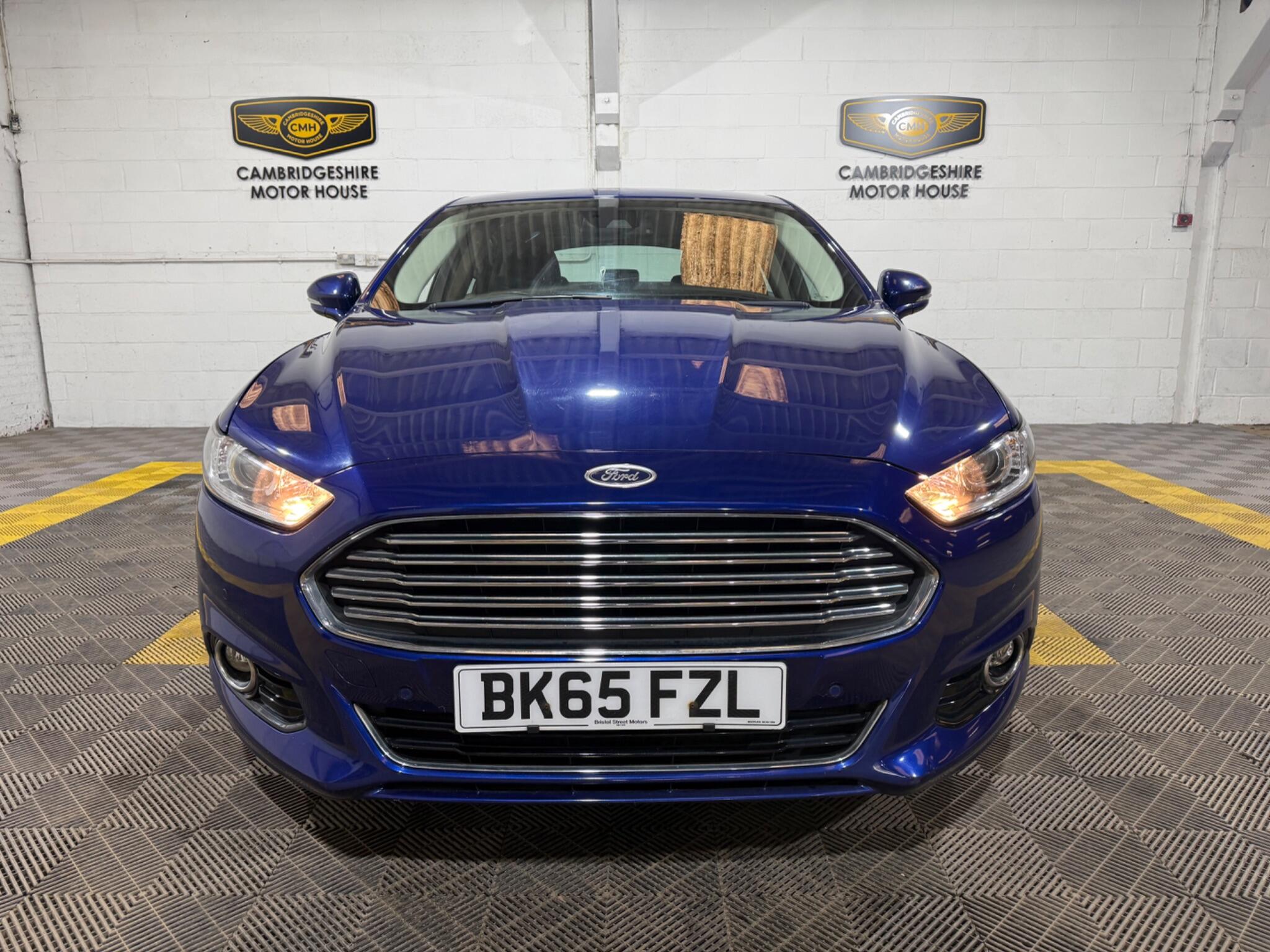 Ford Mondeo view 4
