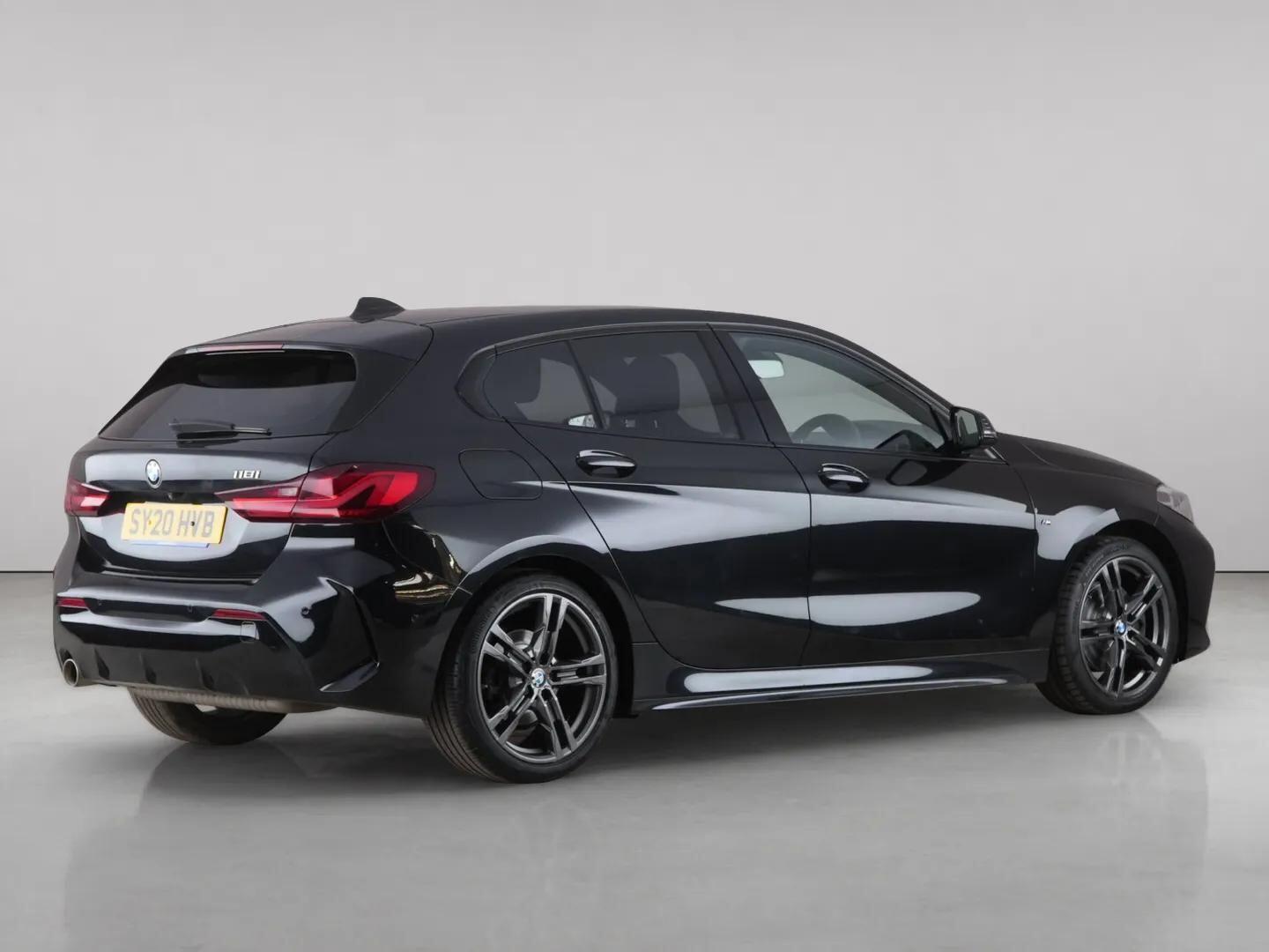 BMW 1 Series view 6
