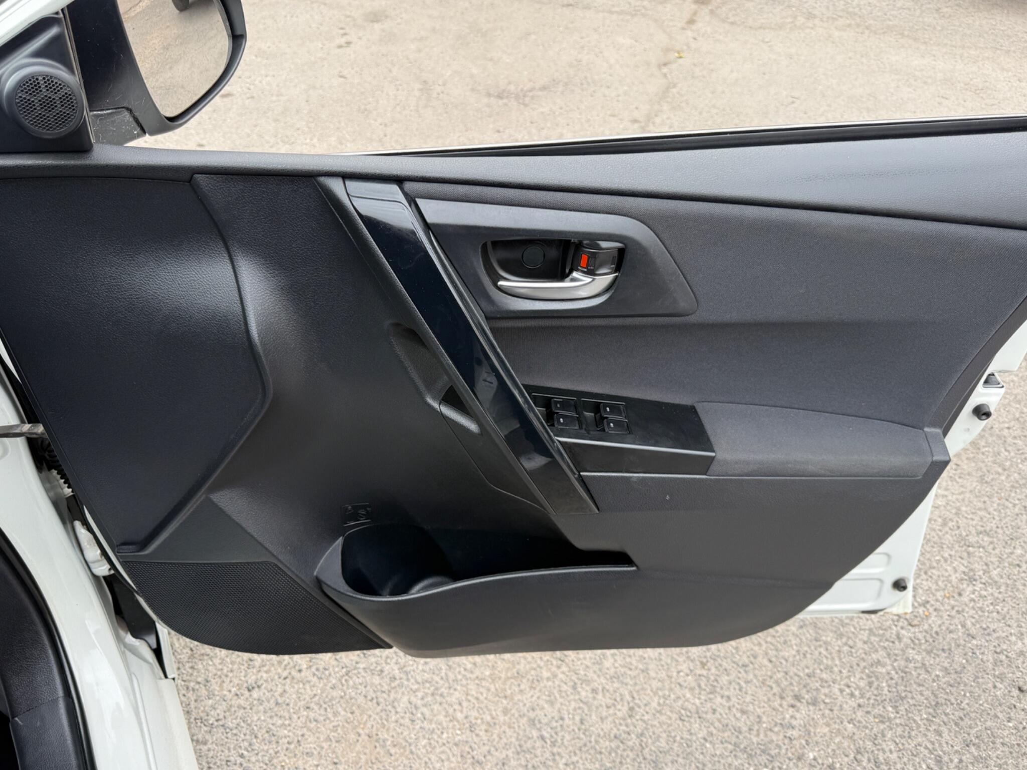 Toyota Auris - Image 33