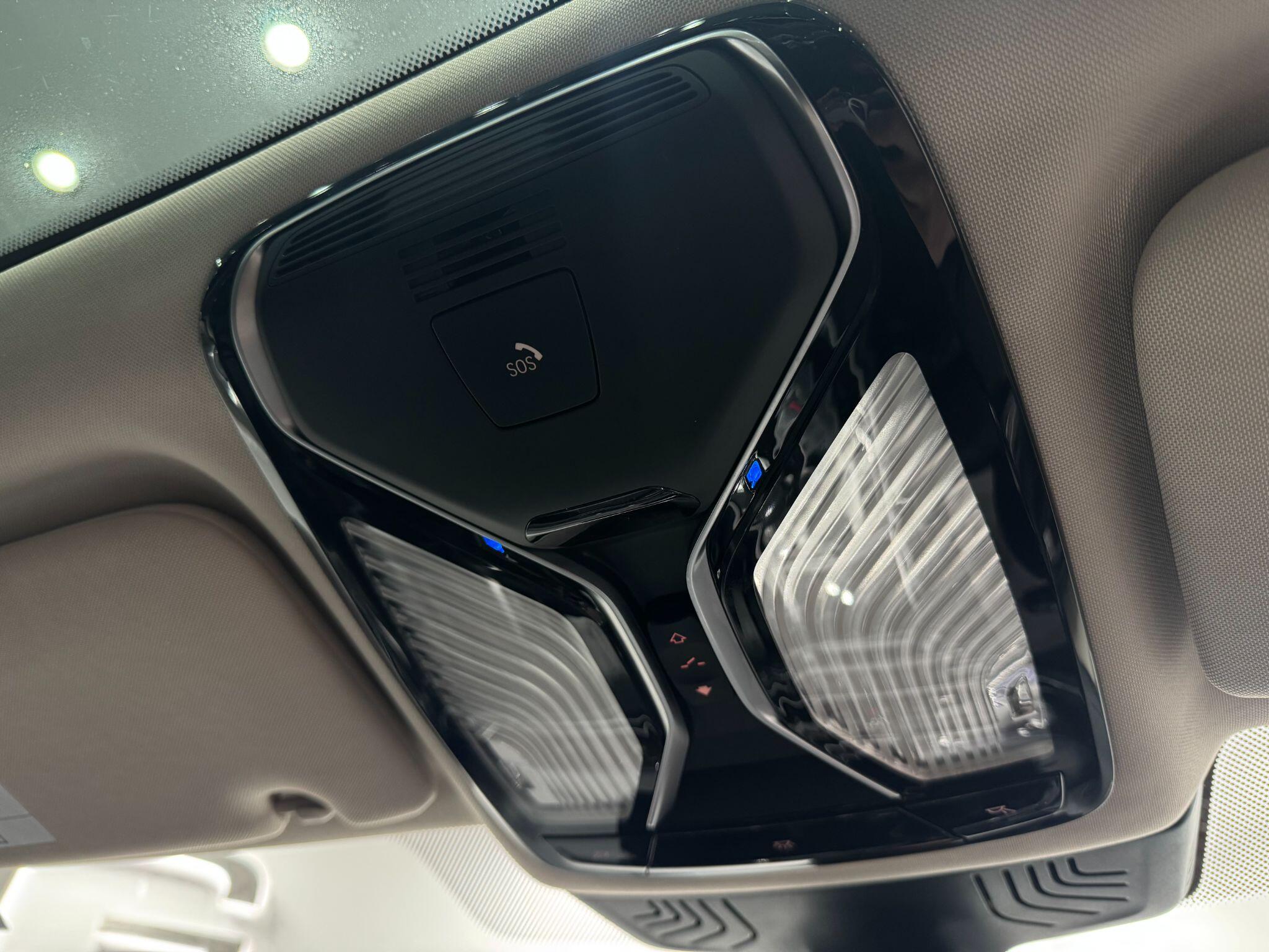 BMW 7 Series view 52