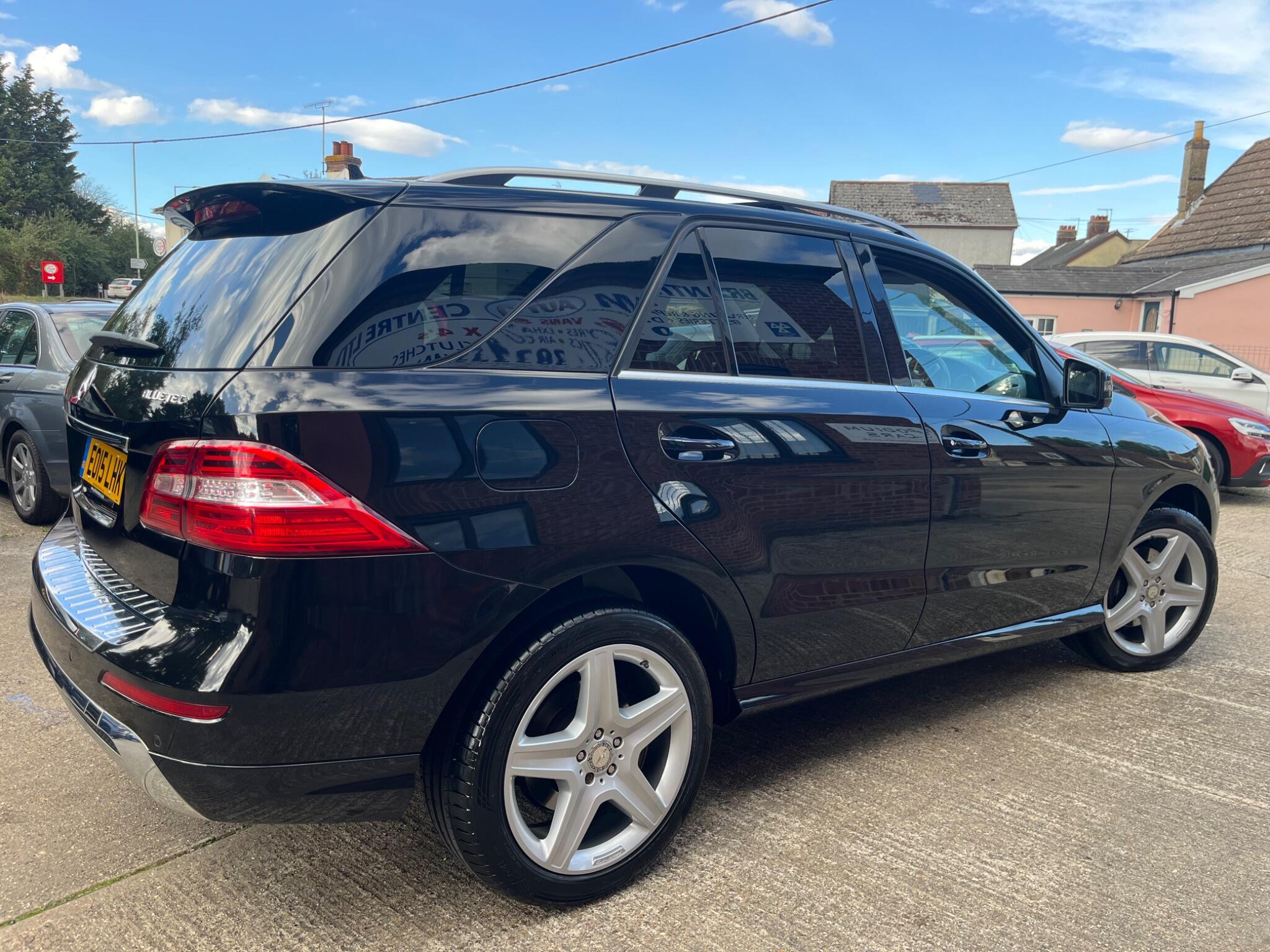 Mercedes-Benz M-Class view 7