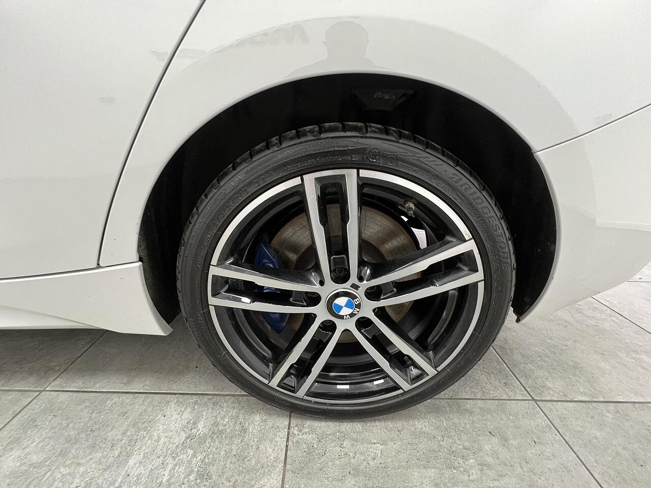 BMW 1 Series view 22