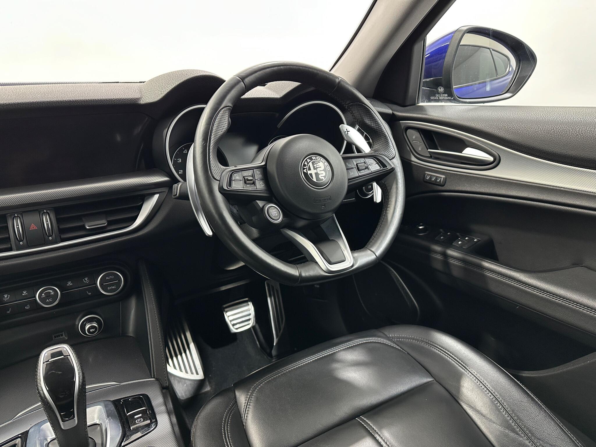 Alfa Romeo Stelvio view 12