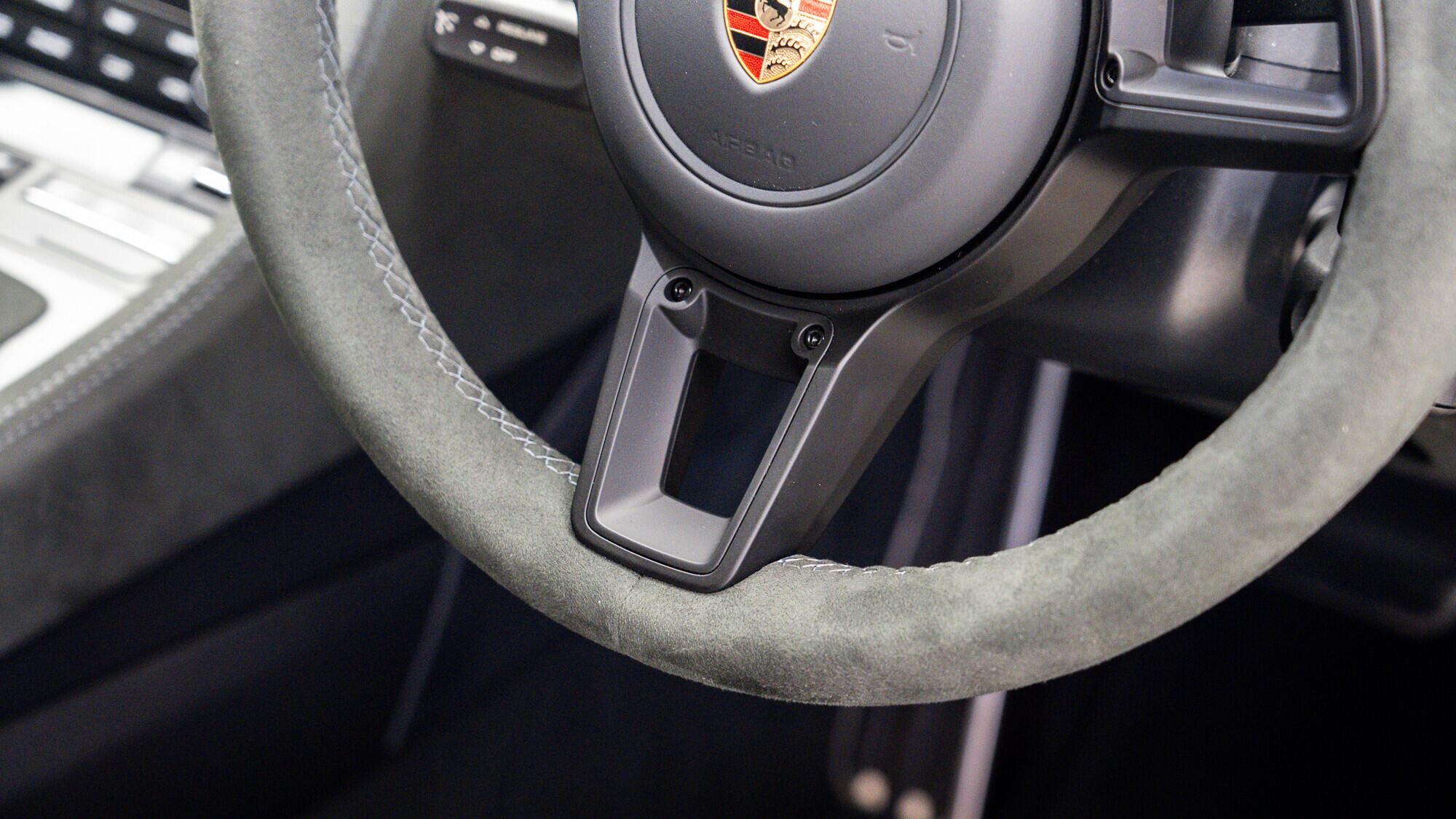 Porsche 718 Cayman view 50