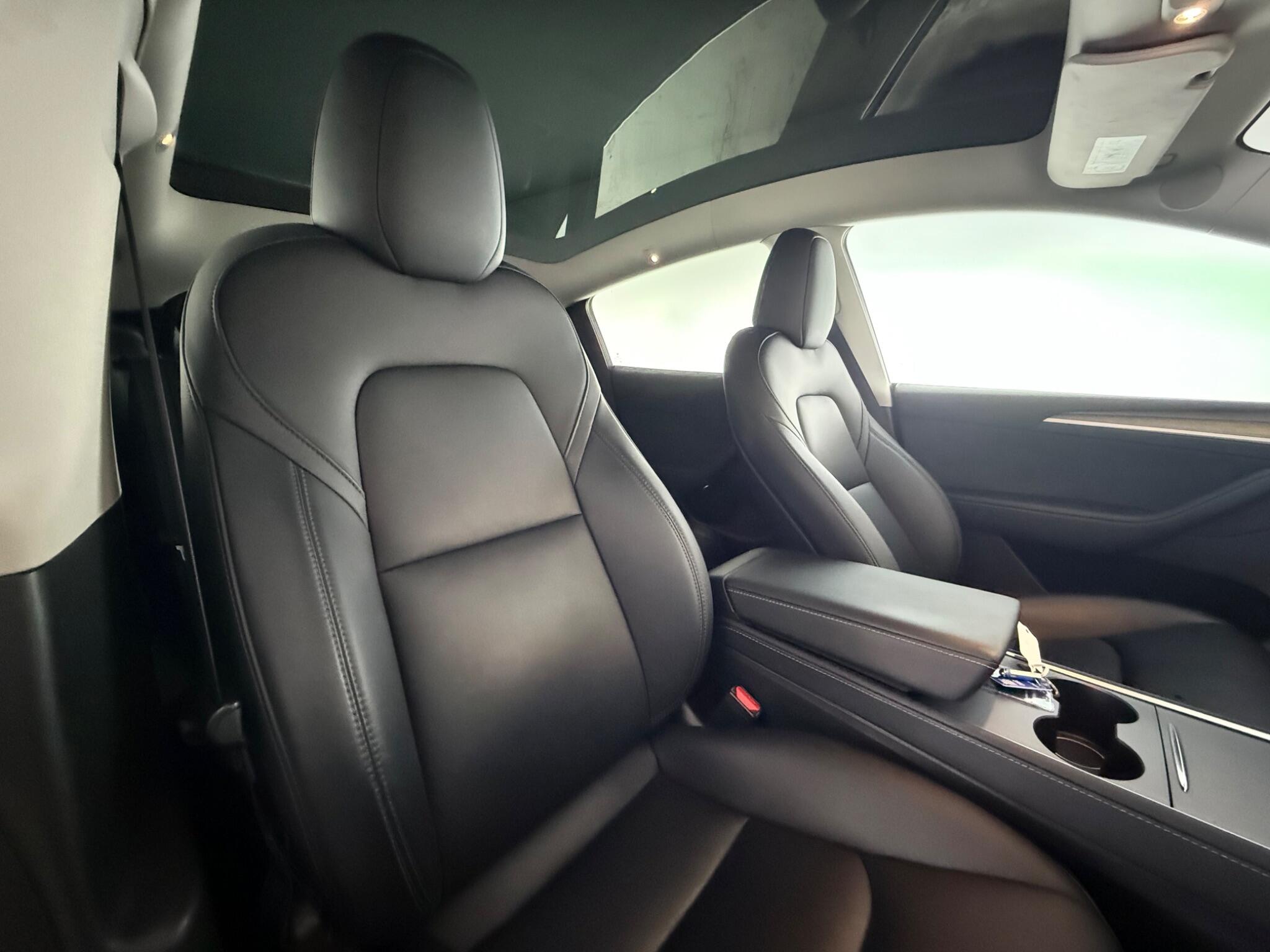 Tesla Model Y view 28