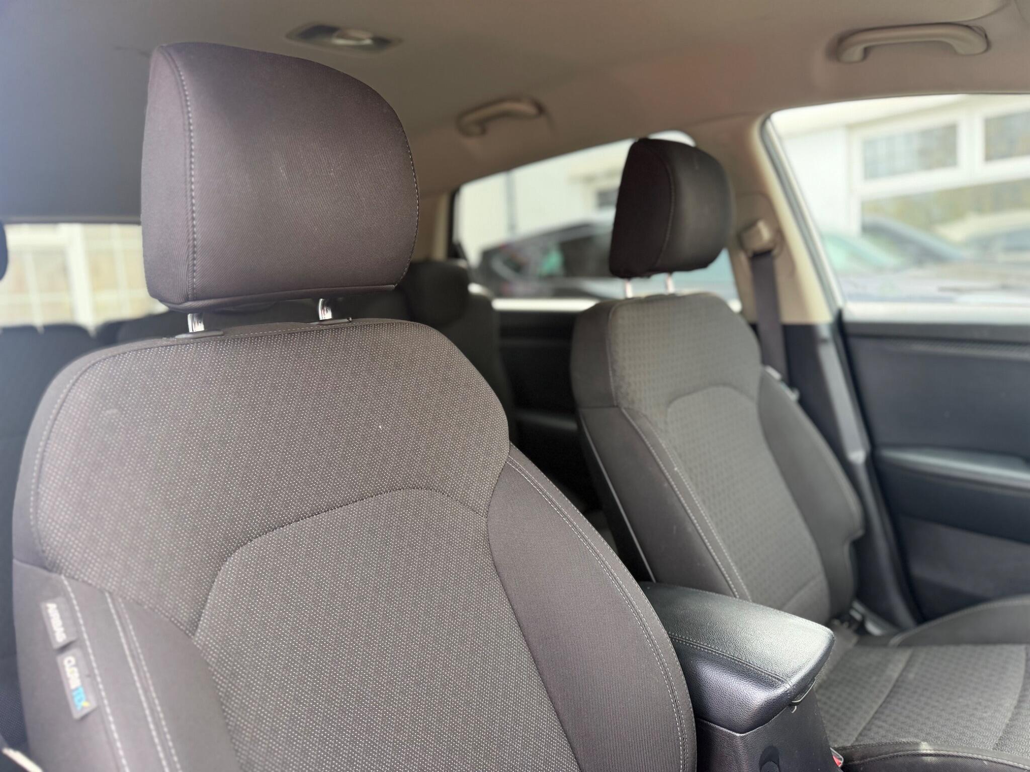 Kia Carens view 13