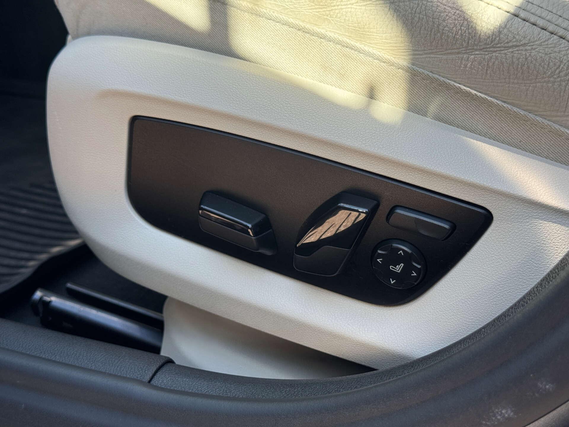 BMW 5 Series view 6