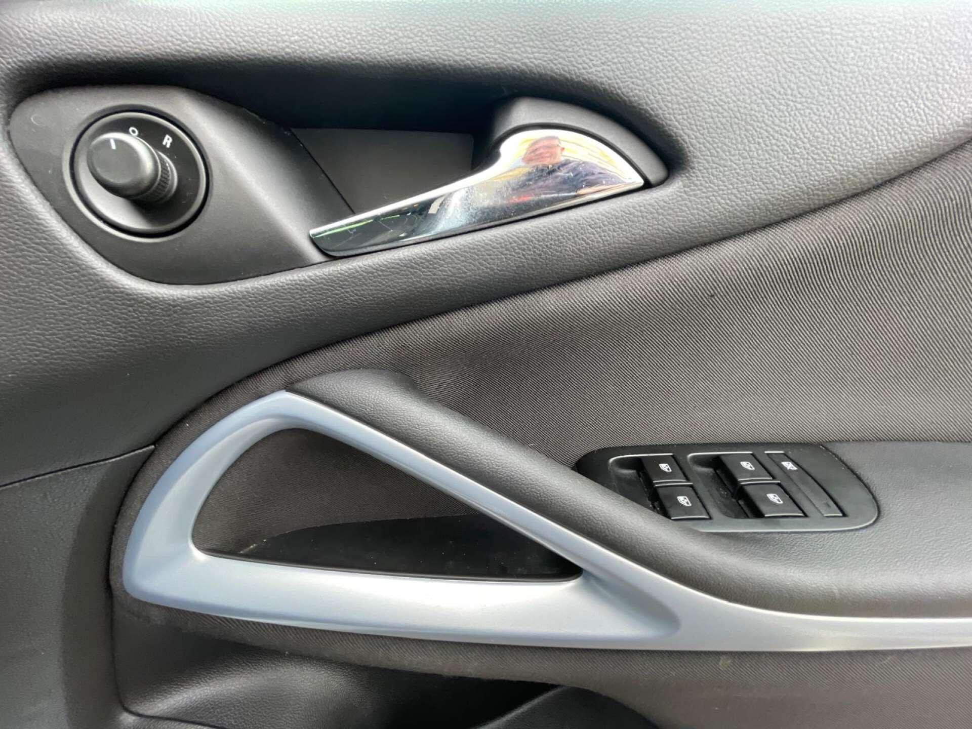 Vauxhall Zafira Tourer view 13