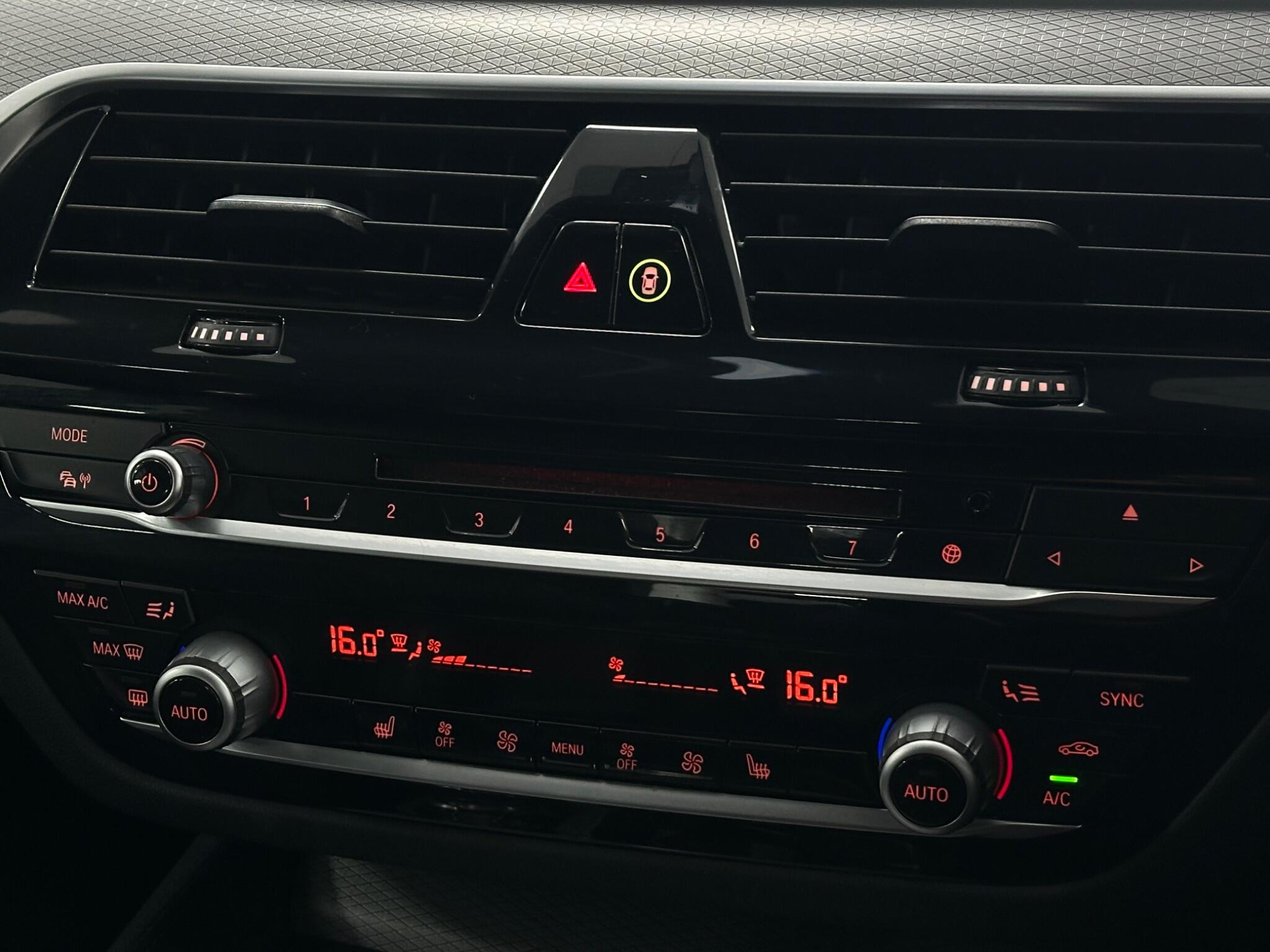 BMW 5 Series view 27