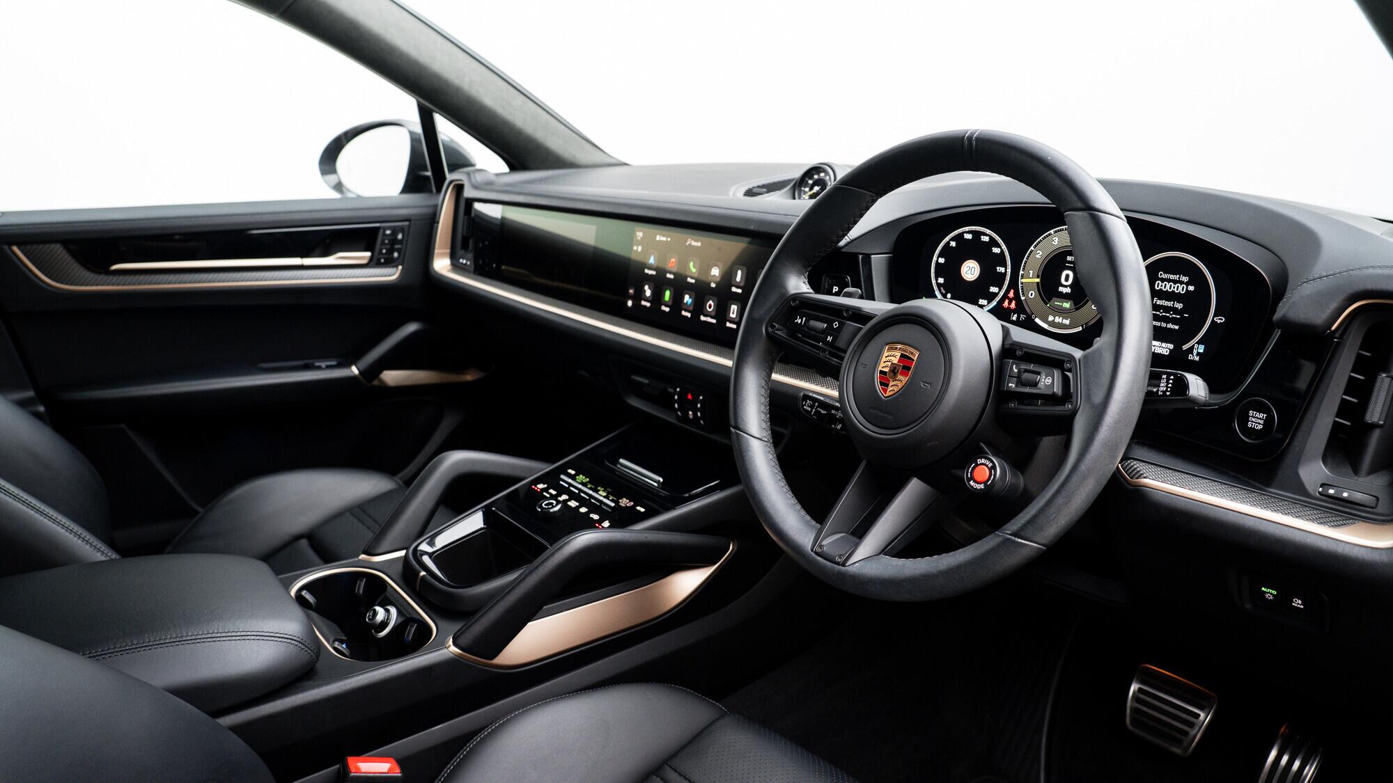 Porsche Cayenne view 41