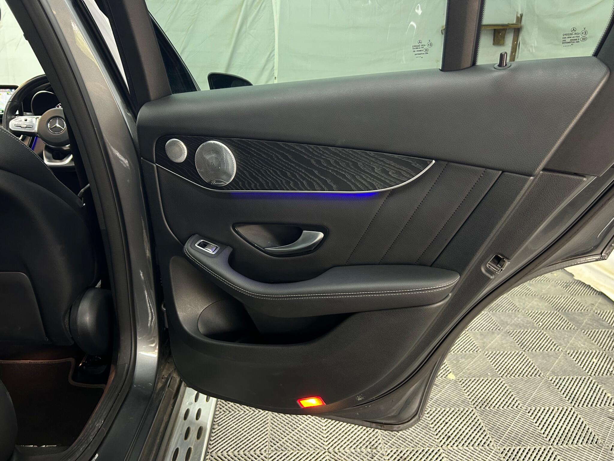 Mercedes-Benz GLC view 35
