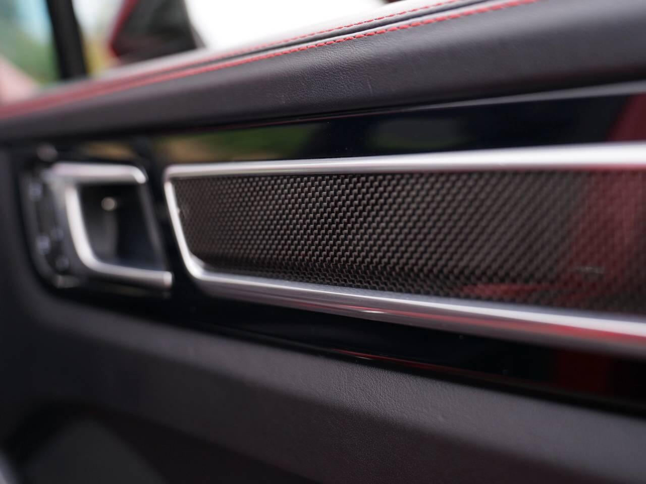 Porsche Cayenne view 52