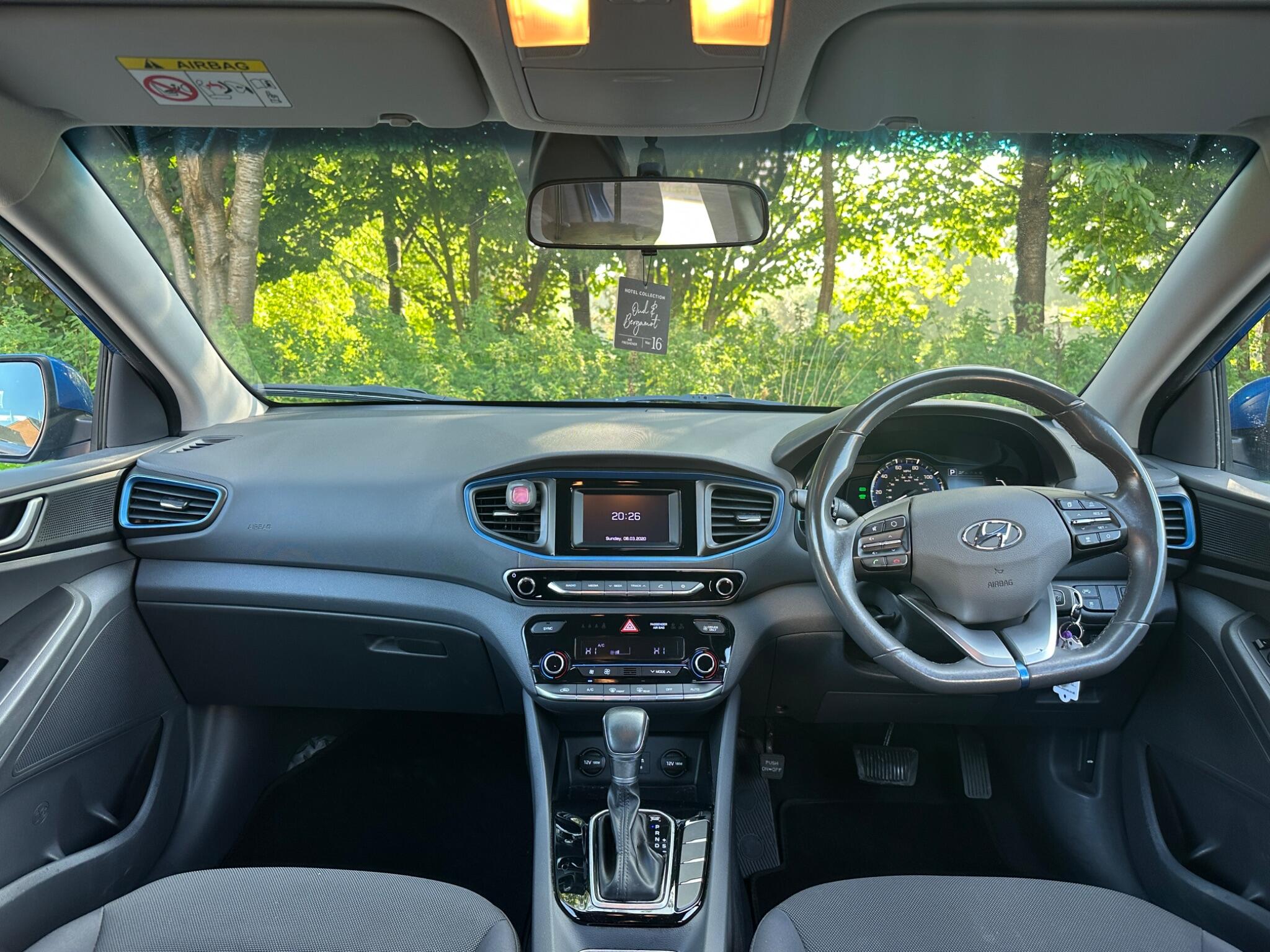 Hyundai Ioniq view 26