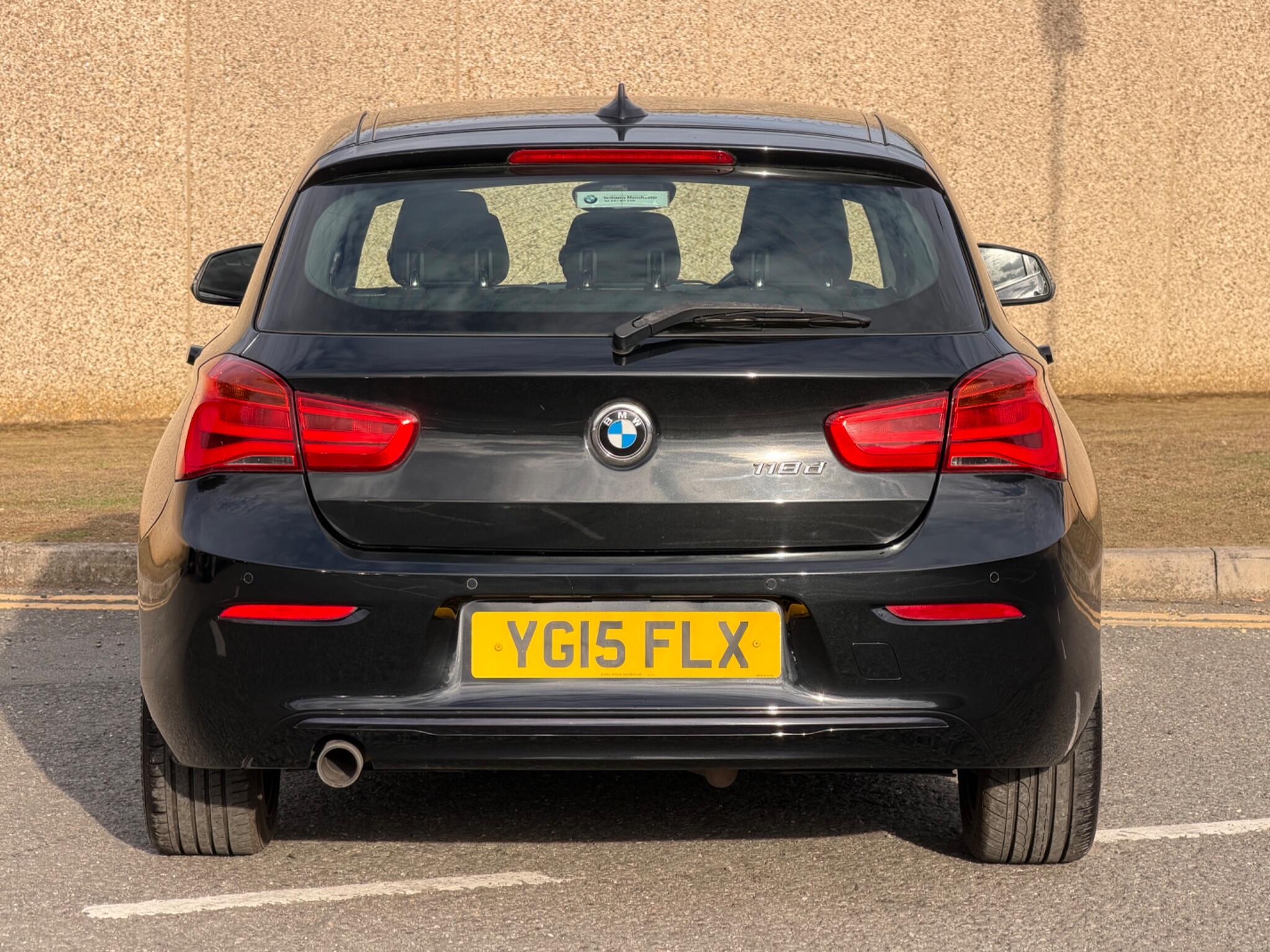 BMW 1 Series view 5