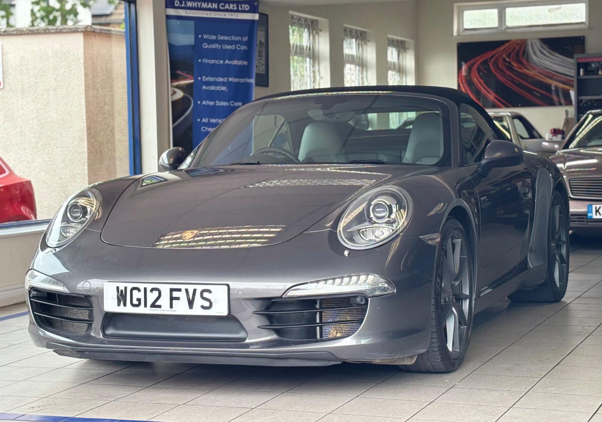 Porsche 911 view 11
