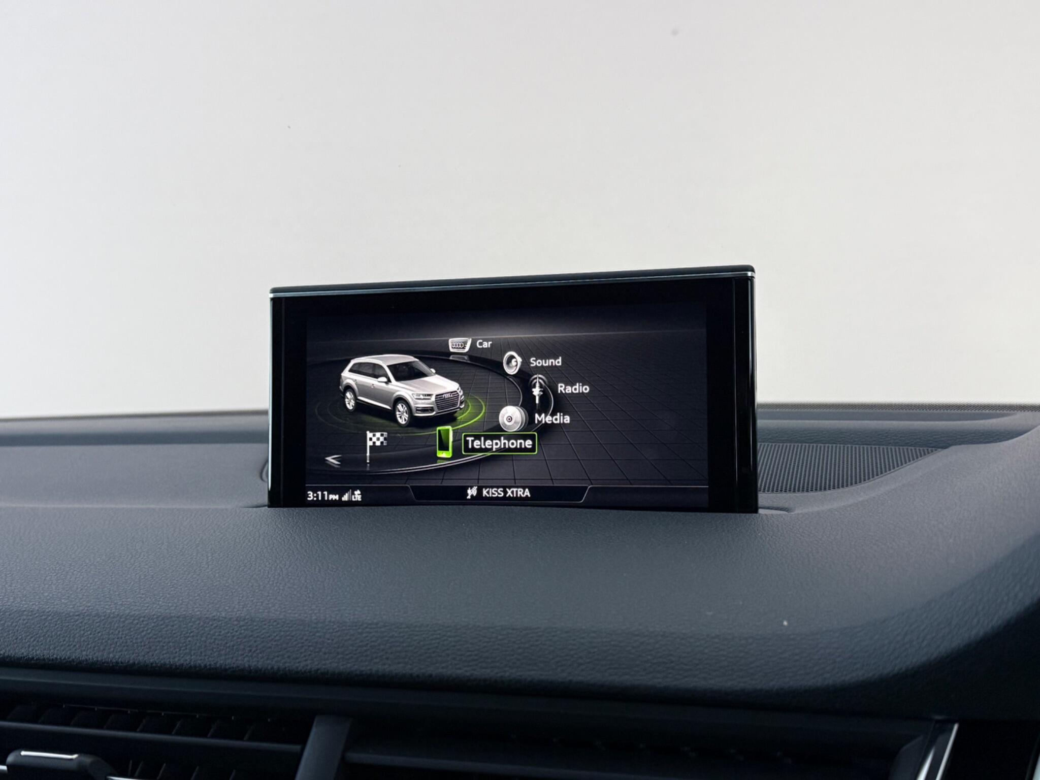 Audi Q7 view 23
