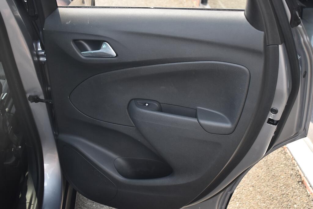 Vauxhall Crossland view 35