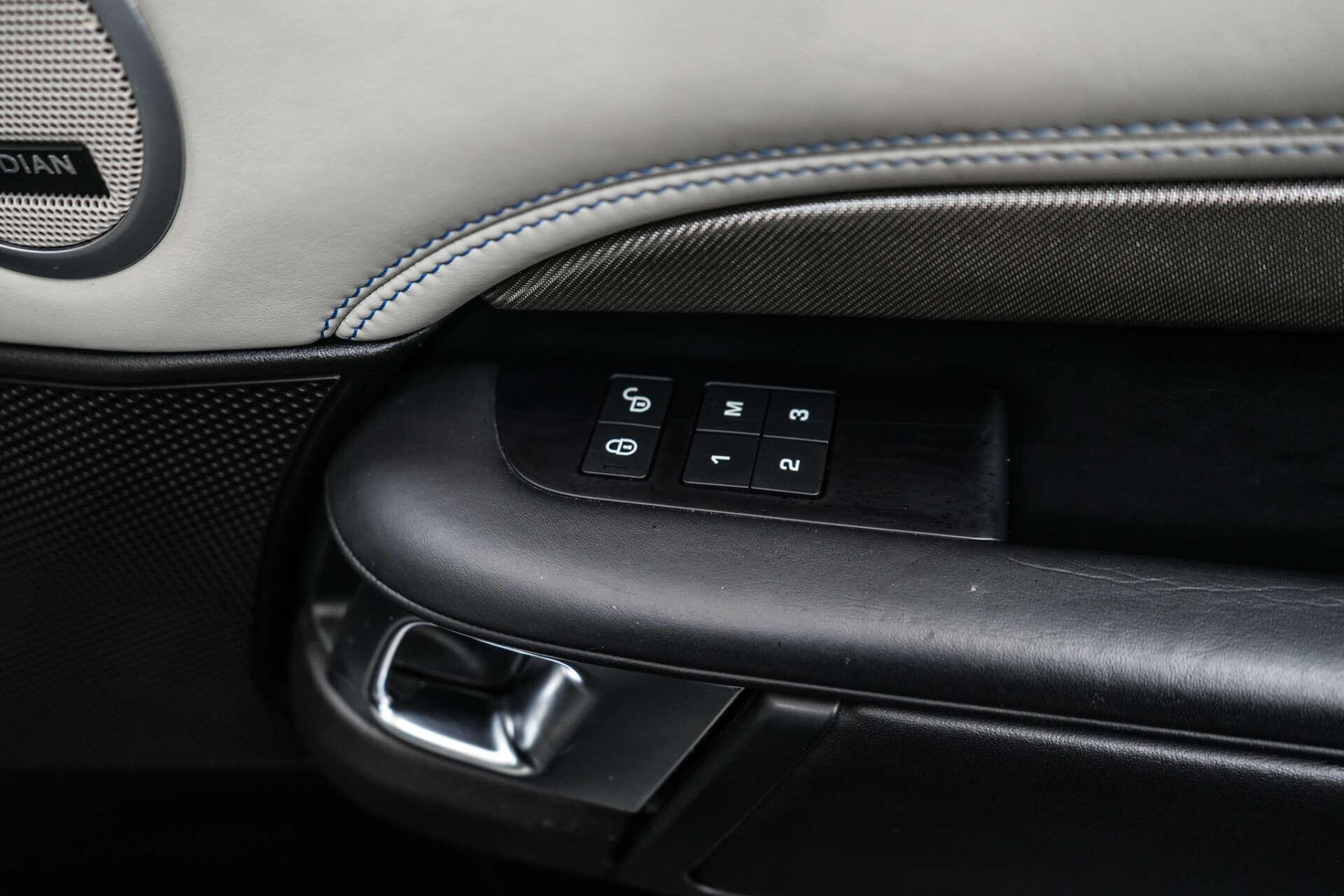 Land Rover Discovery 3 view 26
