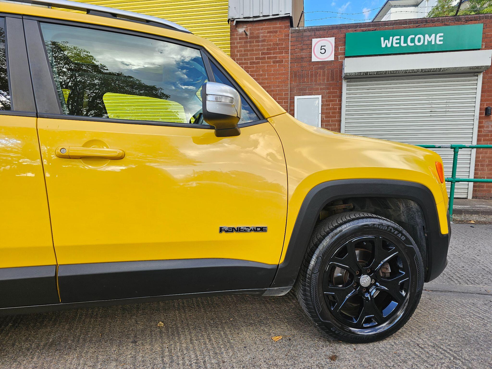 Jeep Renegade view 3