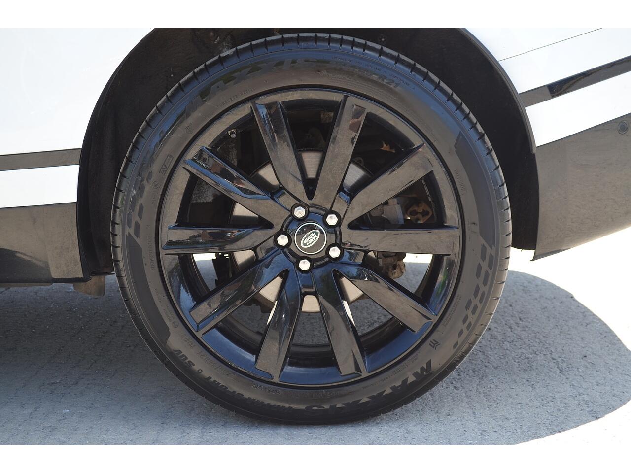 Land Rover Range Rover Velar view 37