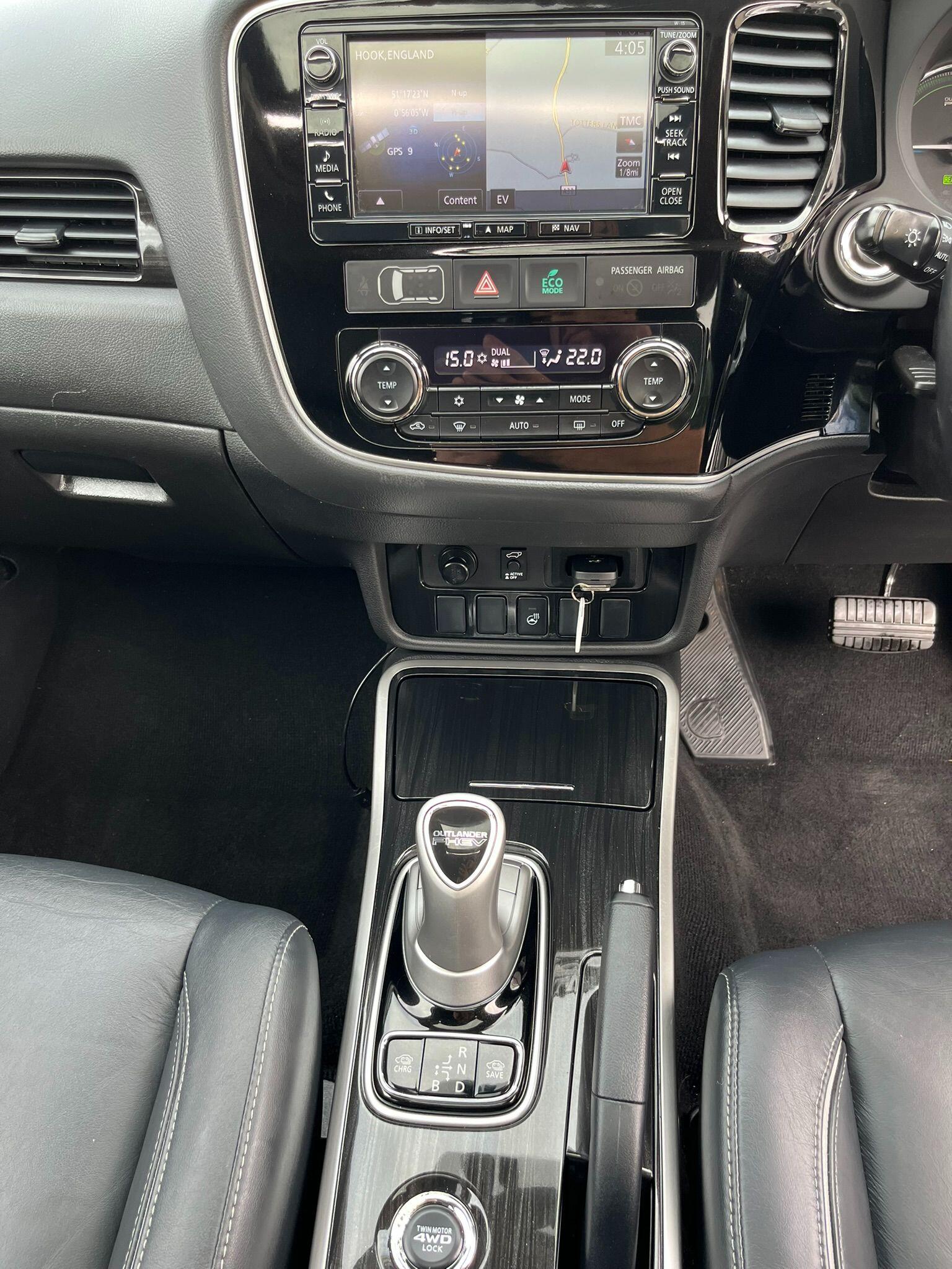 Mitsubishi Outlander view 21