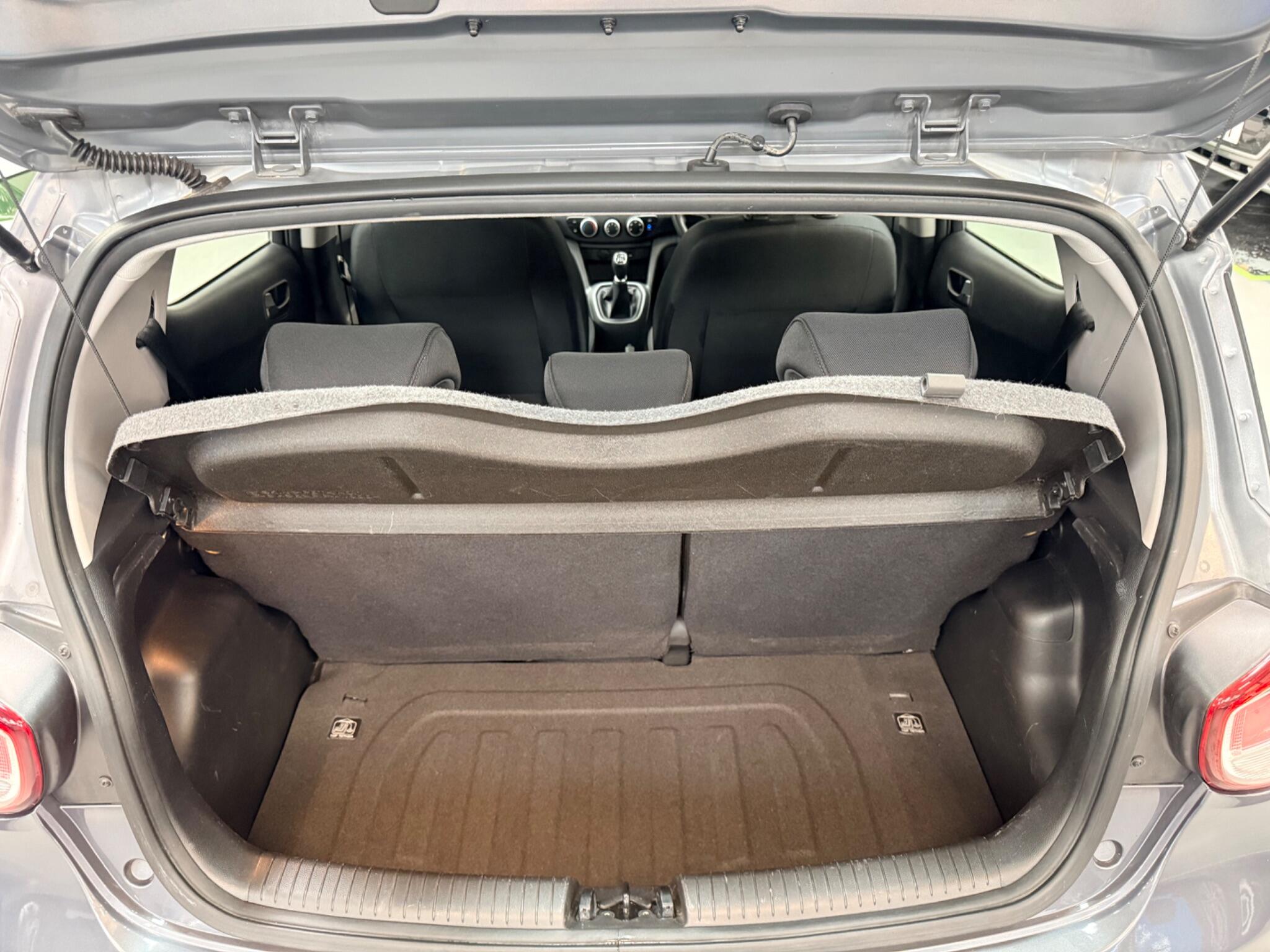 Hyundai I10 view 17