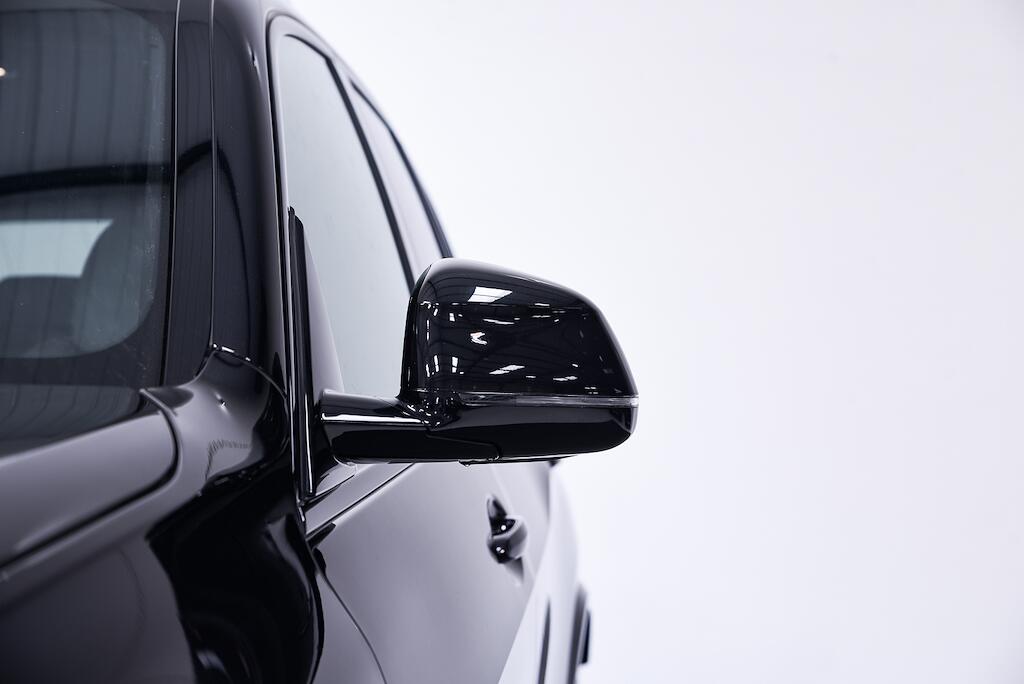 BMW X5 view 8
